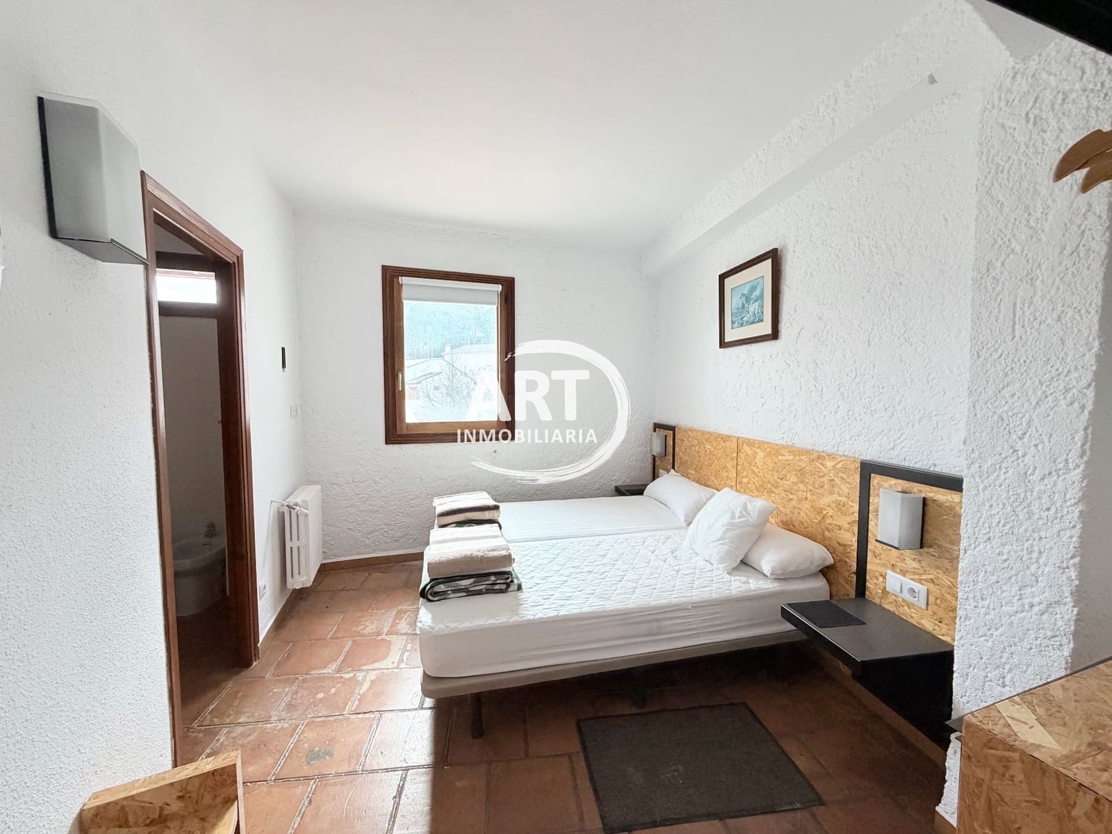 9 bedroom Hotel for sale in Alcala de la Selva with garage - € 650,000 (Ref: 9418979)