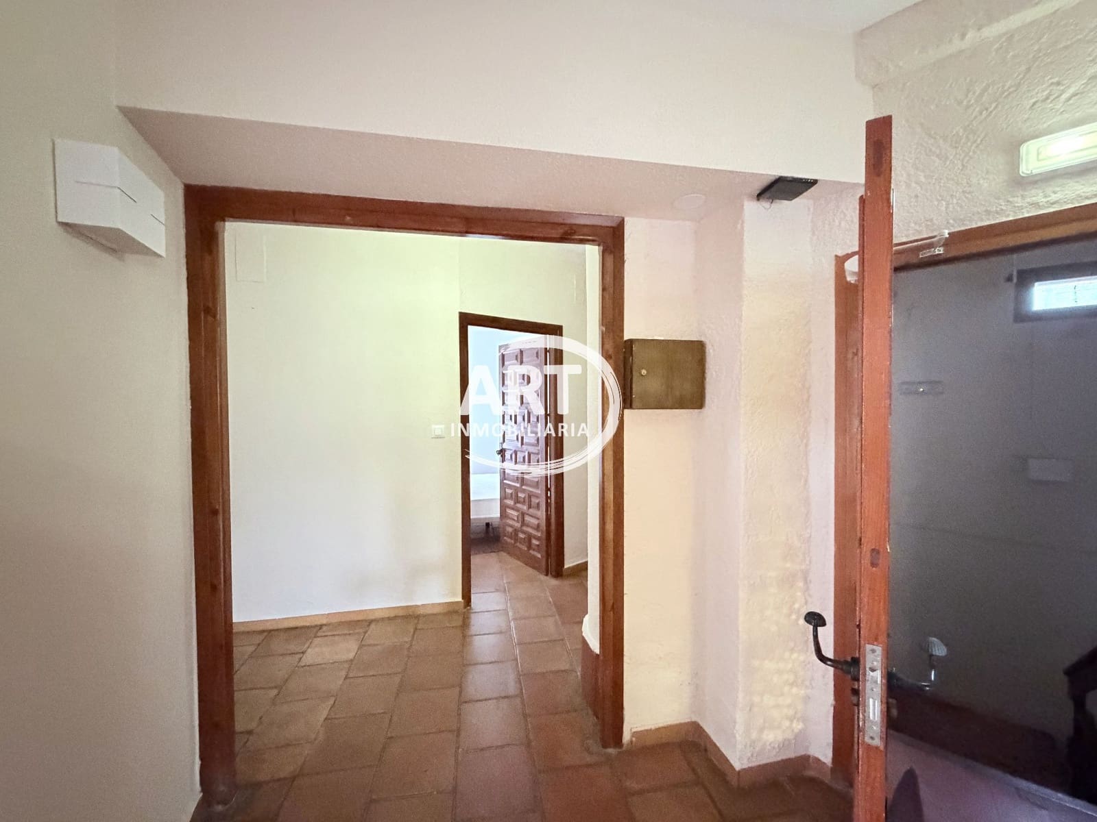 9 bedroom Hotel for sale in Alcala de la Selva with garage - € 650,000 (Ref: 9418979)