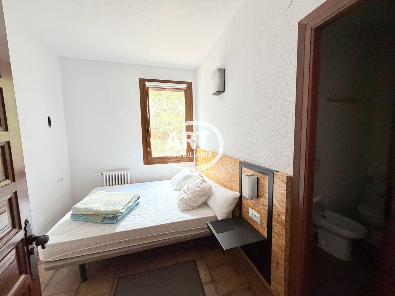 9 bedroom Hotel for sale in Alcala de la Selva with garage - € 650,000 (Ref: 9418979)