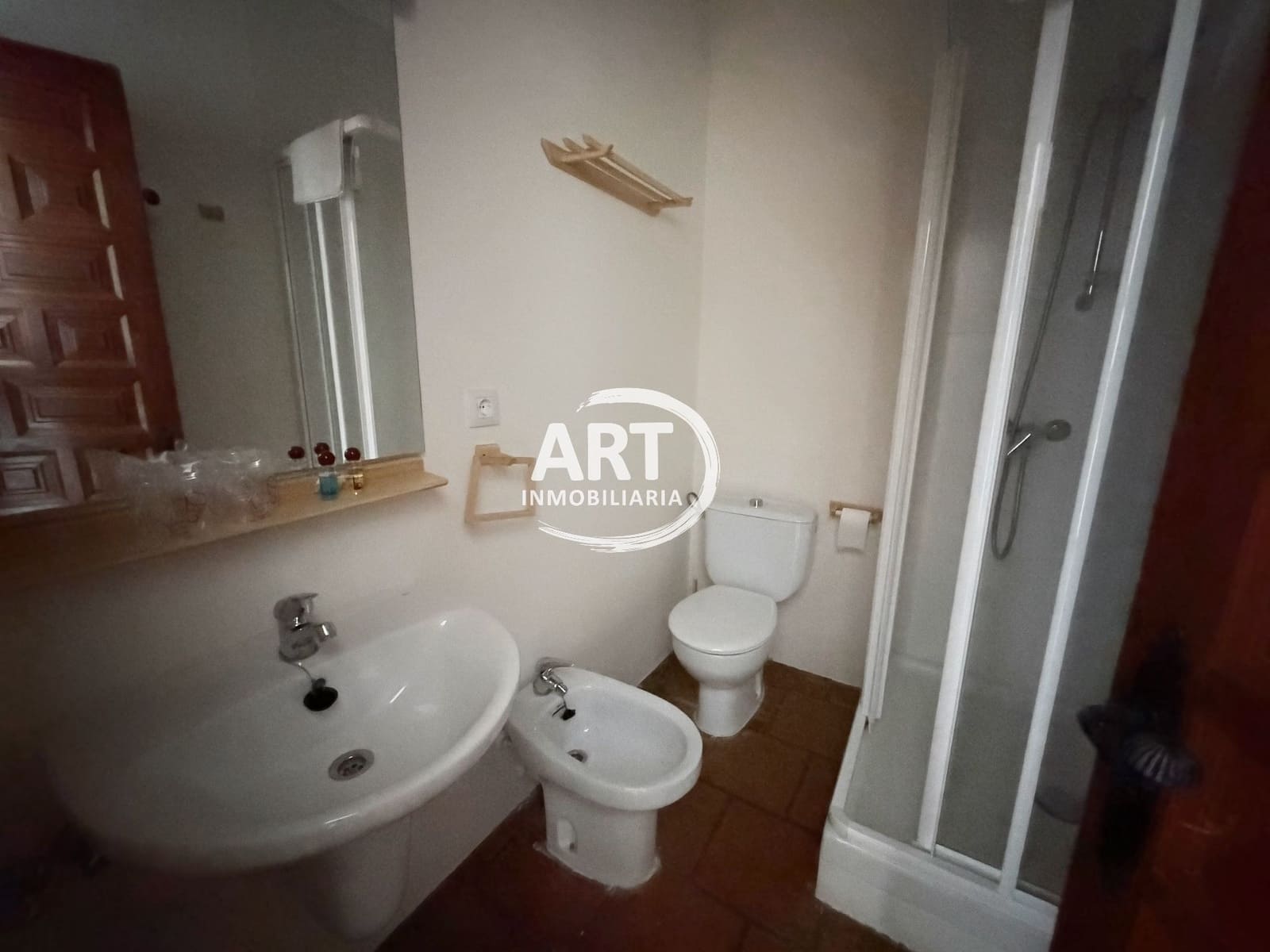 9 bedroom Hotel for sale in Alcala de la Selva with garage - € 650,000 (Ref: 9418979)