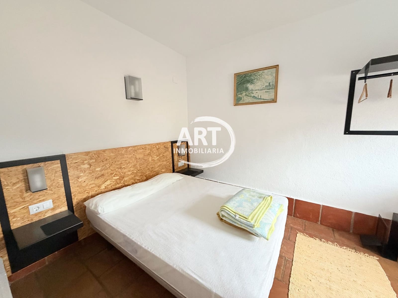 9 bedroom Hotel for sale in Alcala de la Selva with garage - € 650,000 (Ref: 9418979)