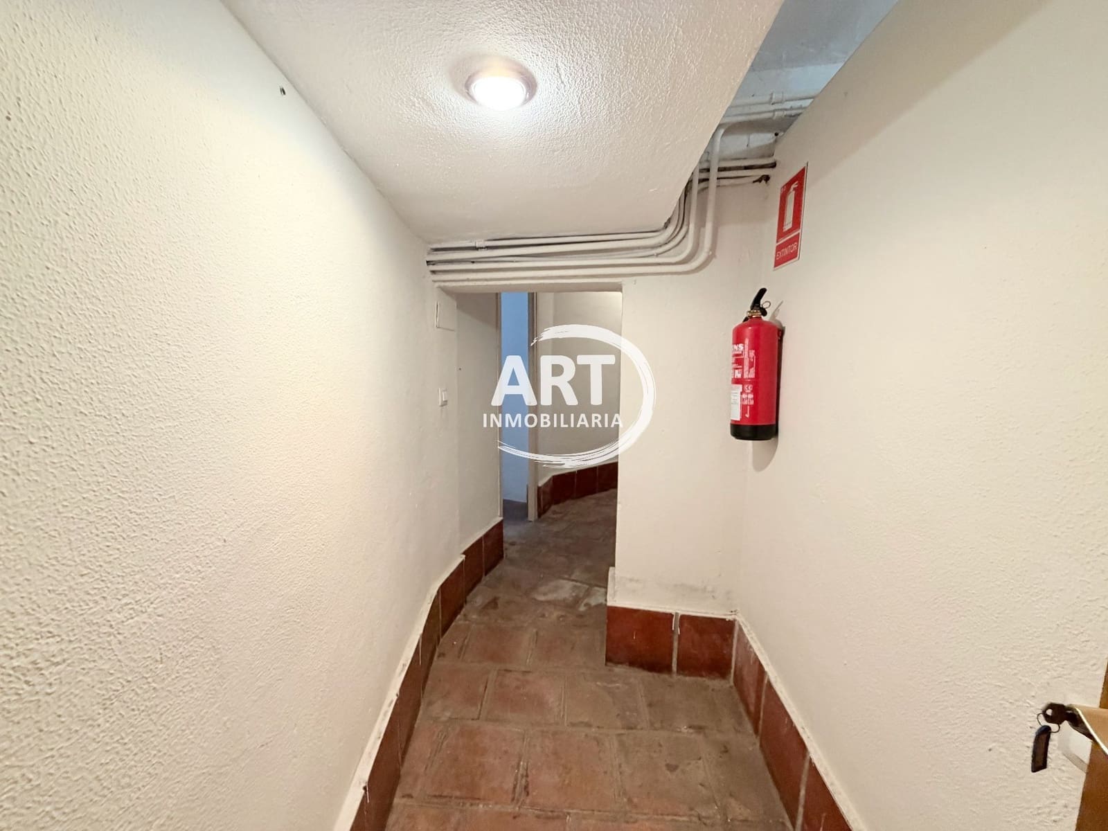 9 bedroom Hotel for sale in Alcala de la Selva with garage - € 650,000 (Ref: 9418979)