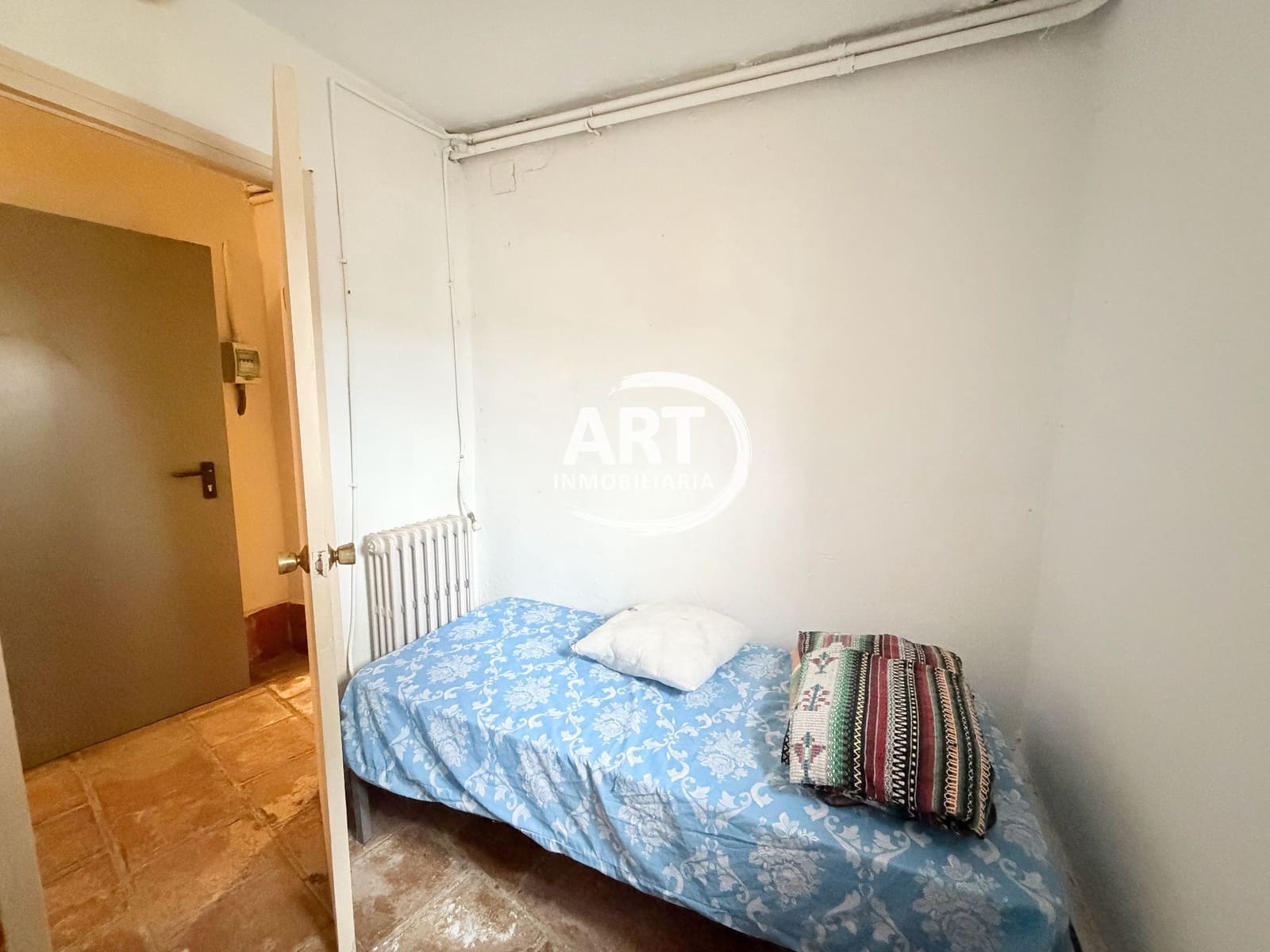 9 bedroom Hotel for sale in Alcala de la Selva with garage - € 650,000 (Ref: 9418979)