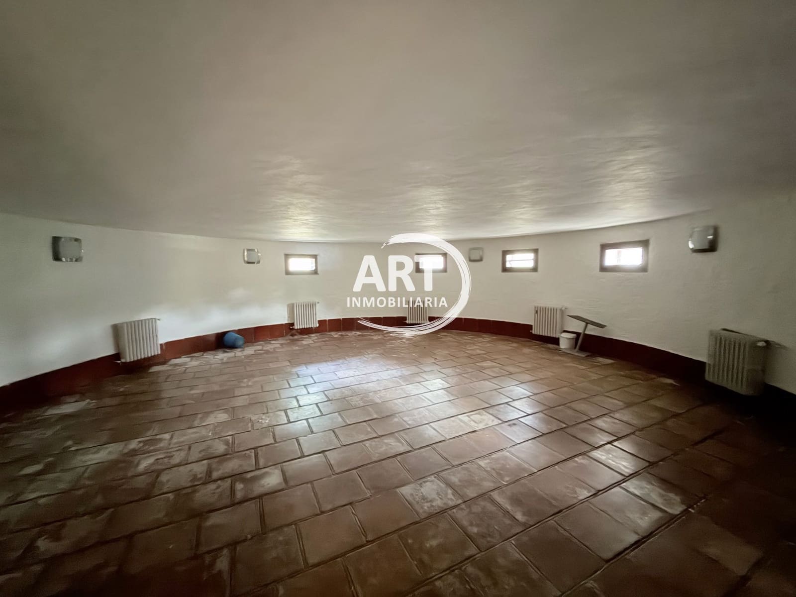 9 bedroom Hotel for sale in Alcala de la Selva with garage - € 650,000 (Ref: 9418979)