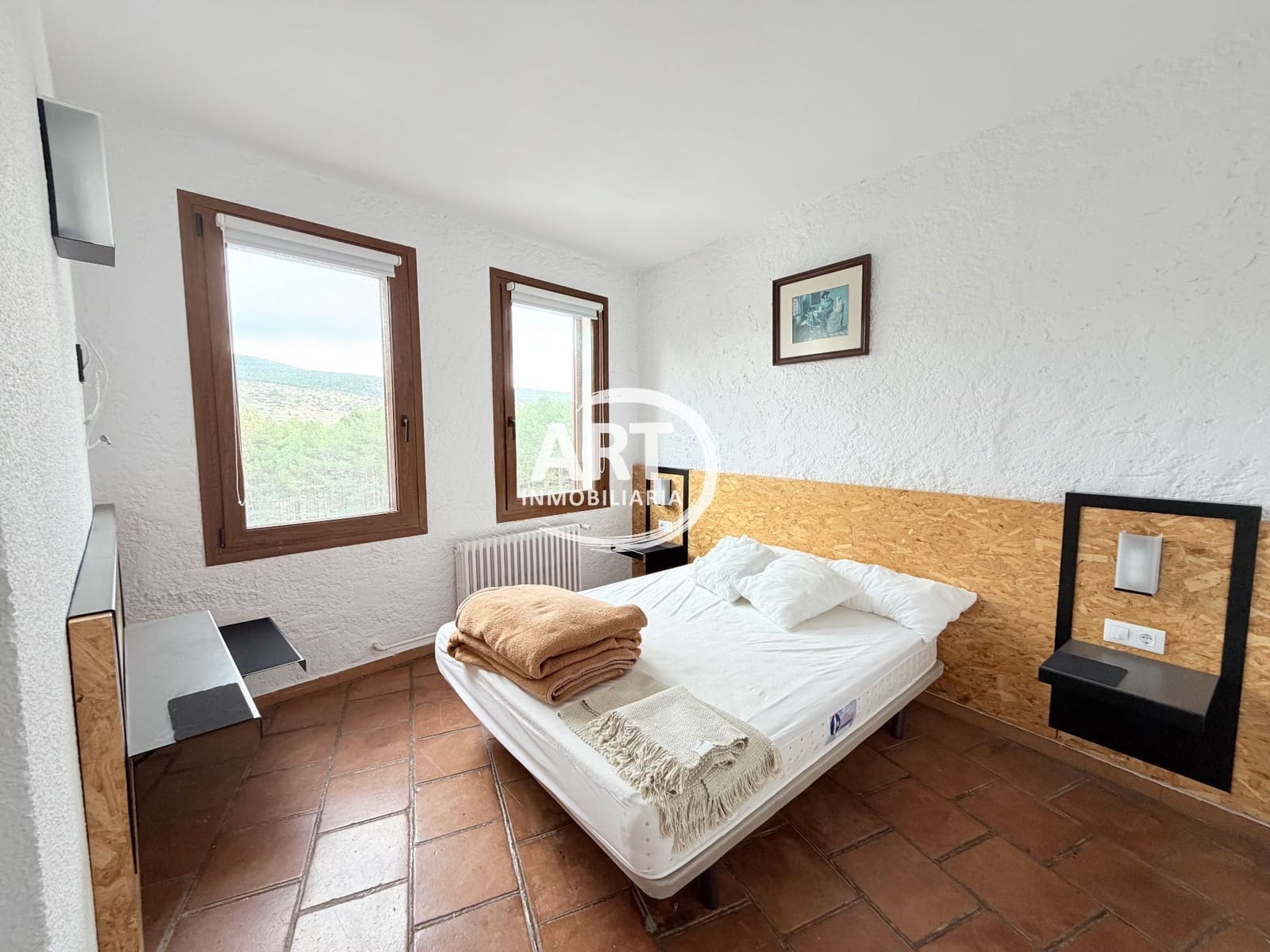 9 bedroom Hotel for sale in Alcala de la Selva with garage - € 650,000 (Ref: 9418979)