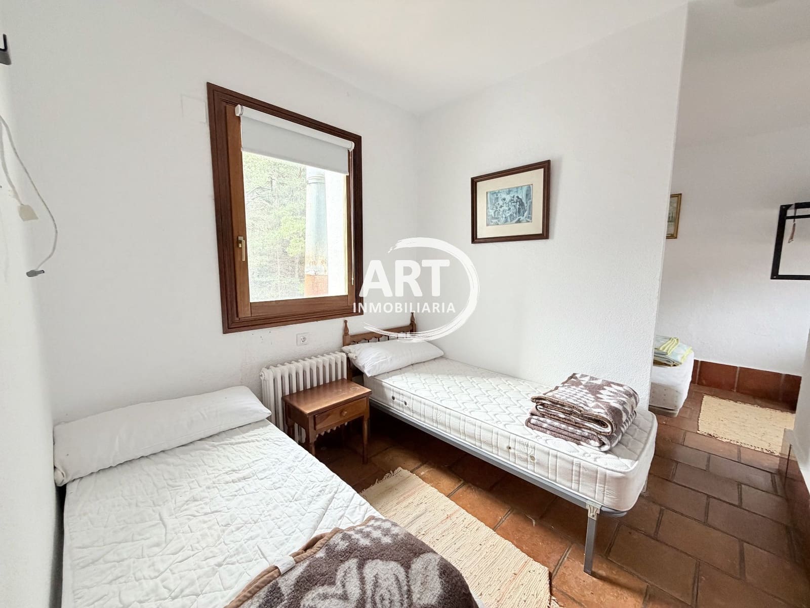 9 bedroom Hotel for sale in Alcala de la Selva with garage - € 650,000 (Ref: 9418979)