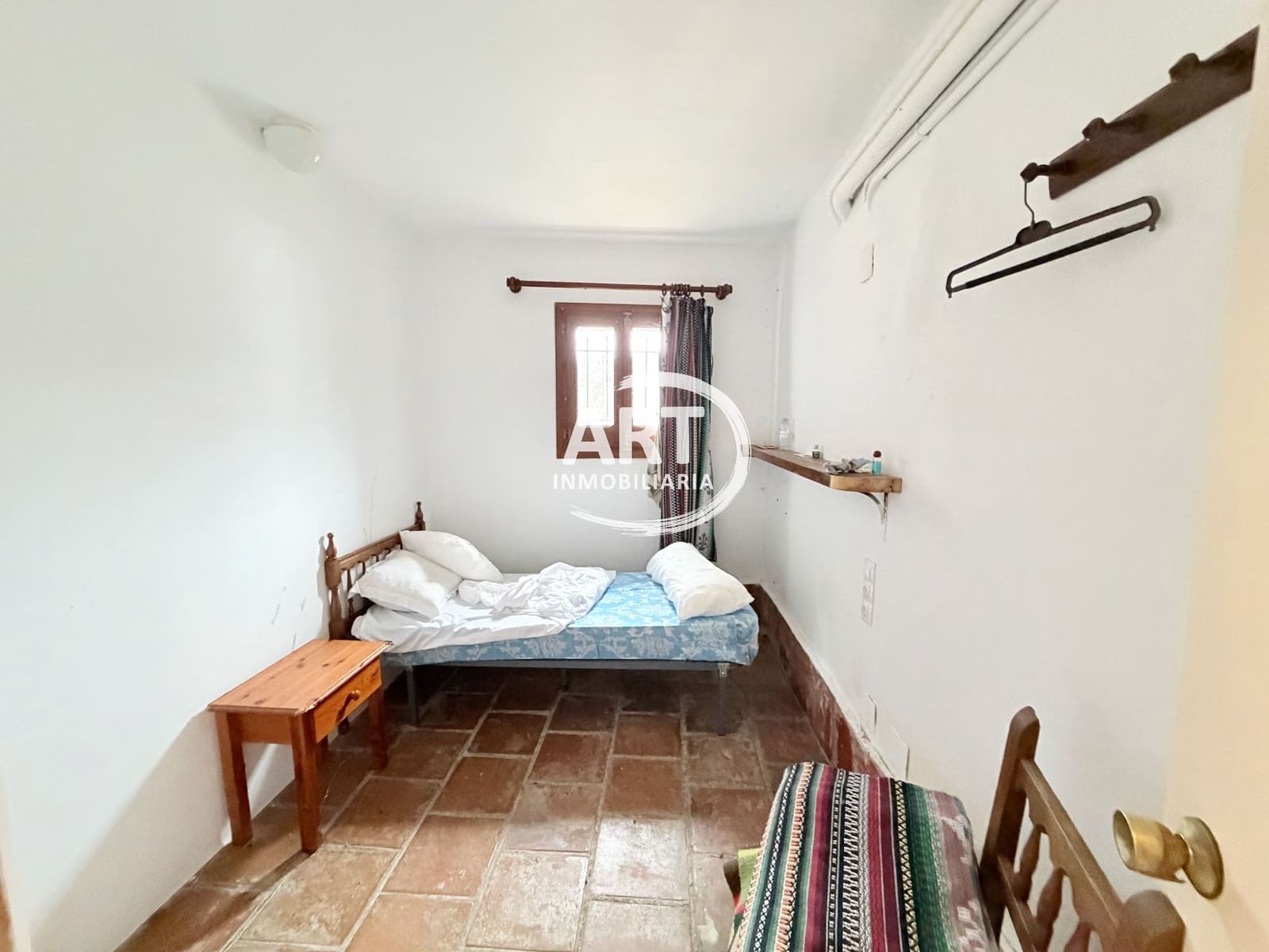 9 bedroom Hotel for sale in Alcala de la Selva with garage - € 650,000 (Ref: 9418979)