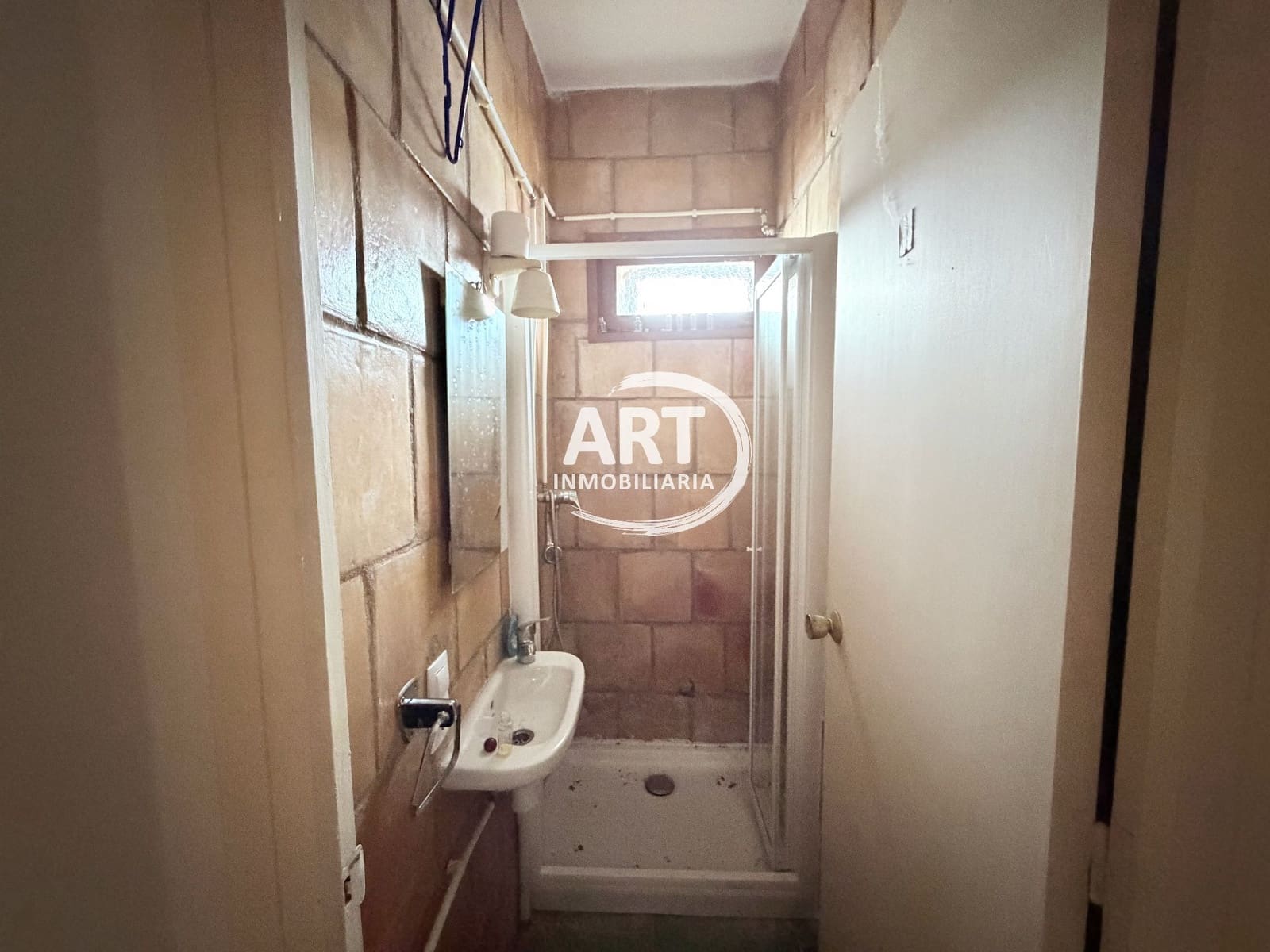 9 bedroom Hotel for sale in Alcala de la Selva with garage - € 650,000 (Ref: 9418979)