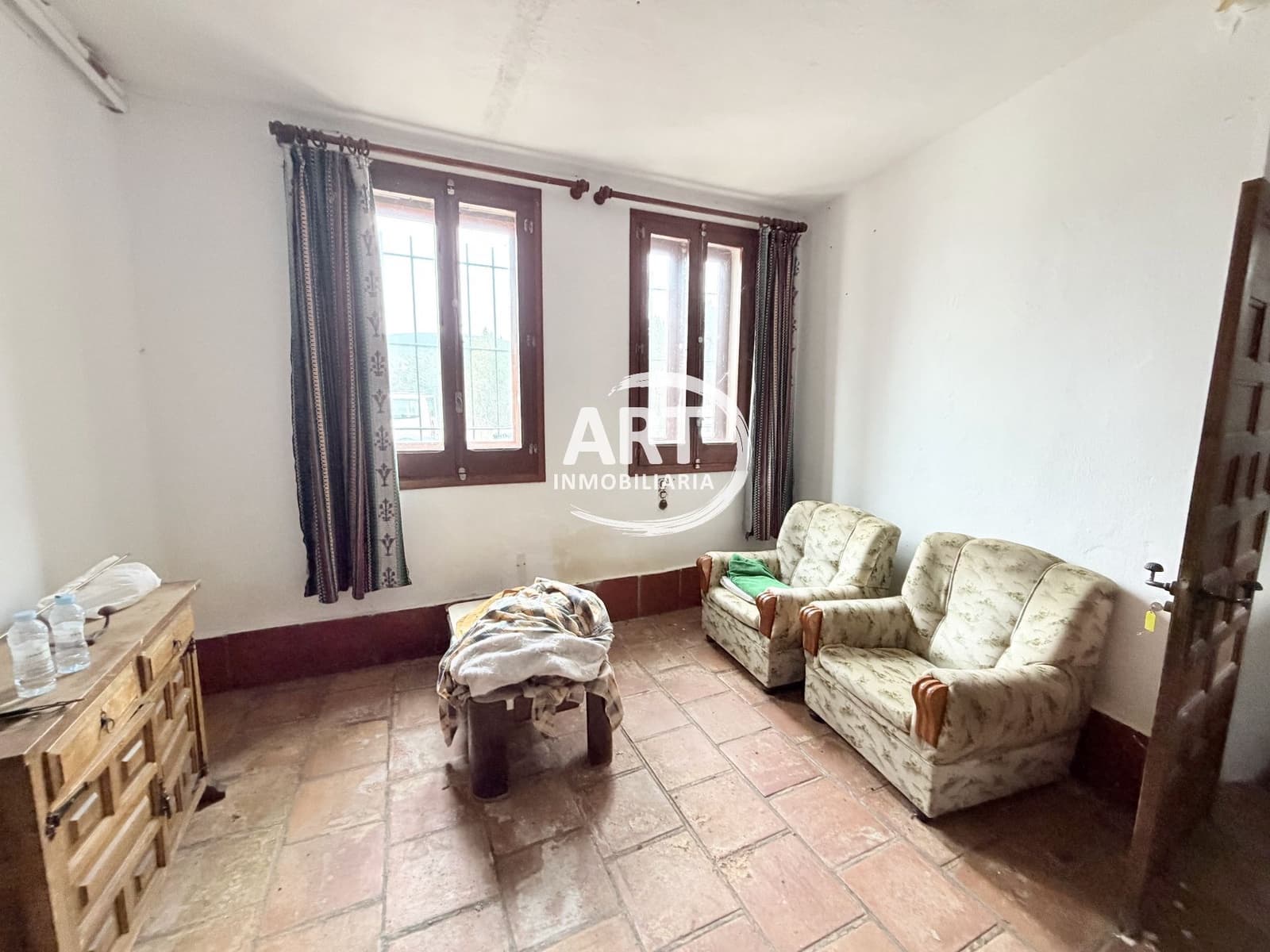 9 bedroom Hotel for sale in Alcala de la Selva with garage - € 650,000 (Ref: 9418979)