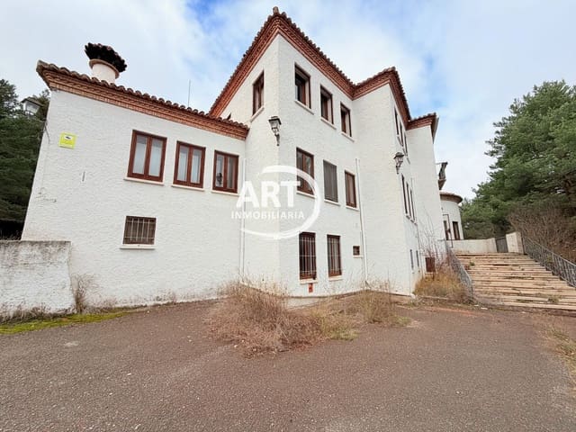 9 bedroom Hotel for sale in Alcalá de la Selva with garage - € 650,000 (Ref: 9418979)