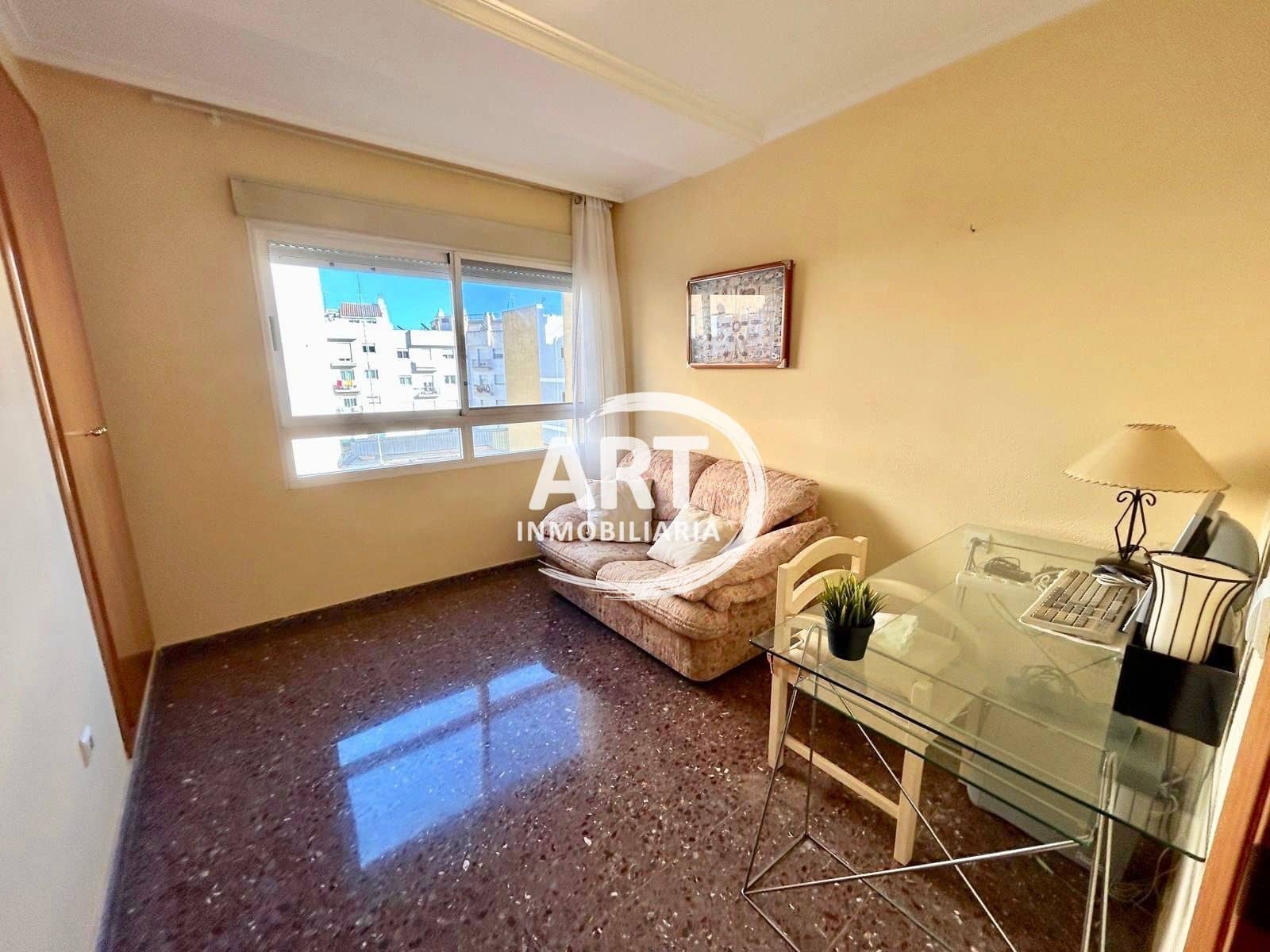 3 bedroom Flat for sale in Valencia city with garage - € 260,000 (Ref: 9421863)