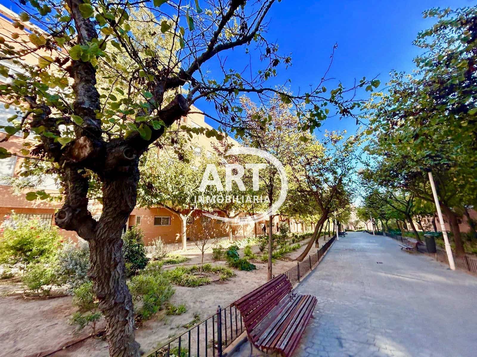 3 bedroom Flat for sale in Valencia city with garage - € 260,000 (Ref: 9421863)