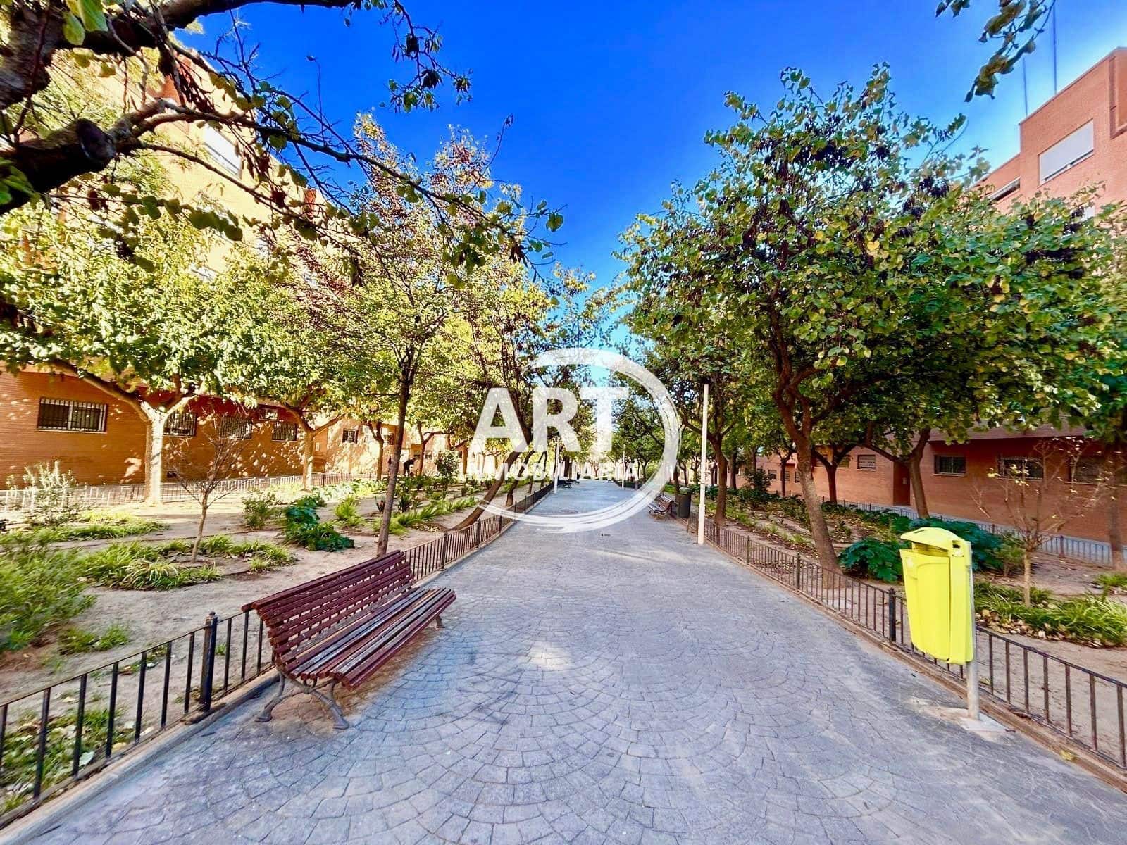 3 bedroom Flat for sale in Valencia city with garage - € 260,000 (Ref: 9421863)