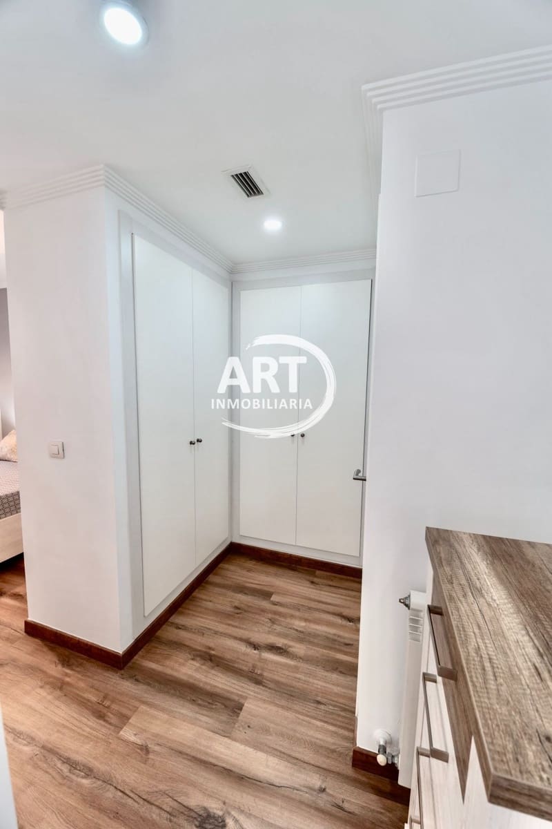 4 sypialnia Willa na sprzedaż w La Pobla de Vallbona z basenem garażem - 399 500 € (Ref: 9451510)