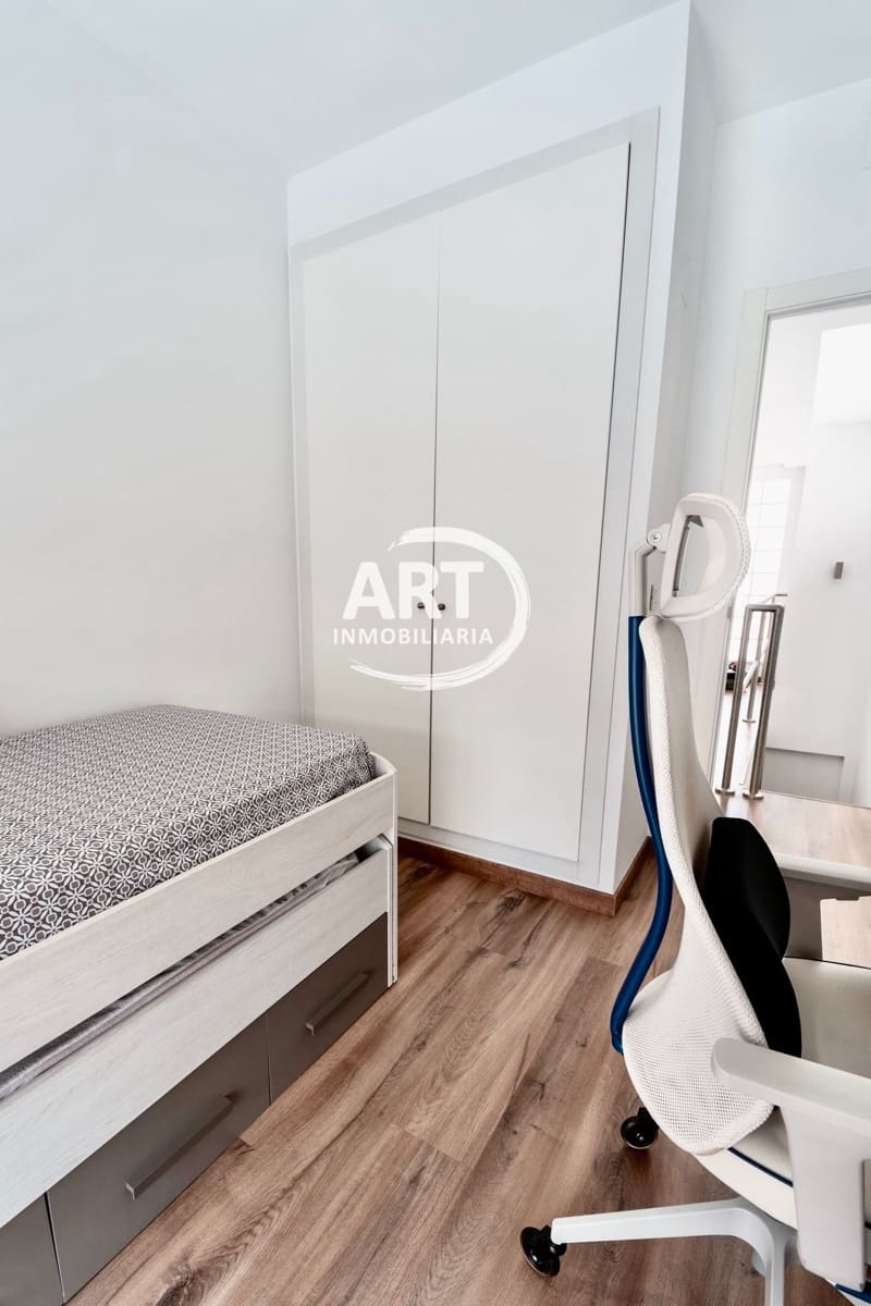 4 sypialnia Willa na sprzedaż w La Pobla de Vallbona z basenem garażem - 399 500 € (Ref: 9451510)