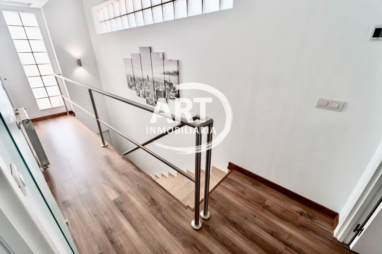 4 sypialnia Willa na sprzedaż w La Pobla de Vallbona z basenem garażem - 399 500 € (Ref: 9451510)