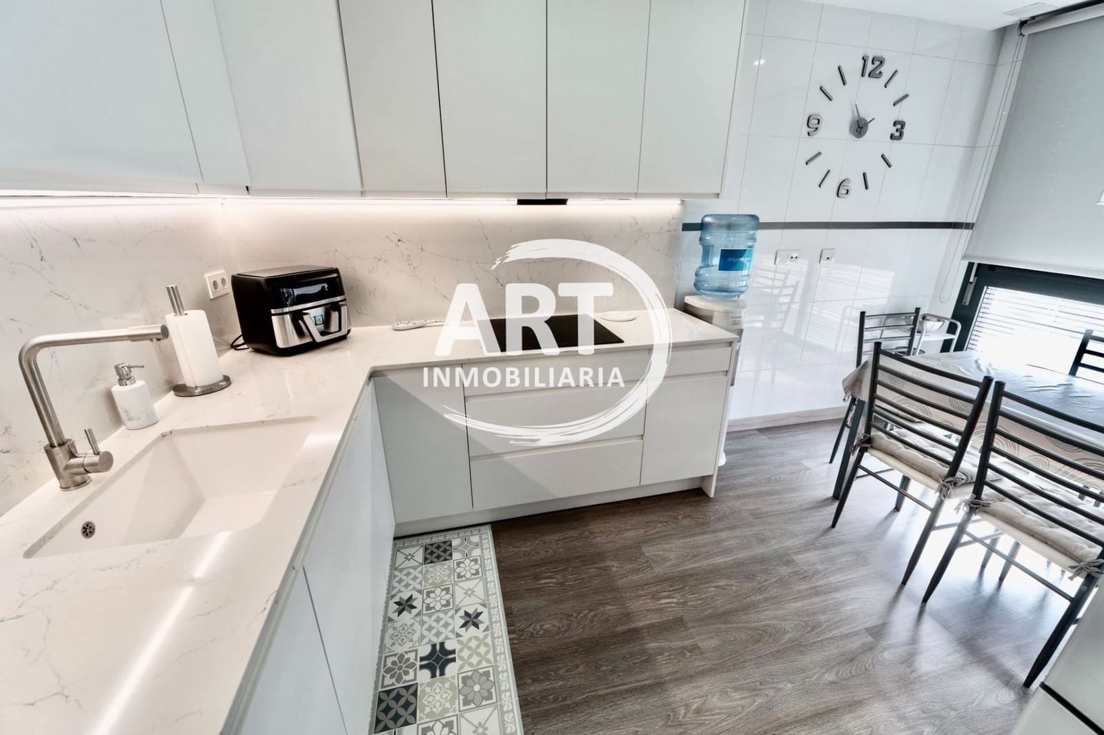 4 sypialnia Willa na sprzedaż w La Pobla de Vallbona z basenem garażem - 399 500 € (Ref: 9451510)