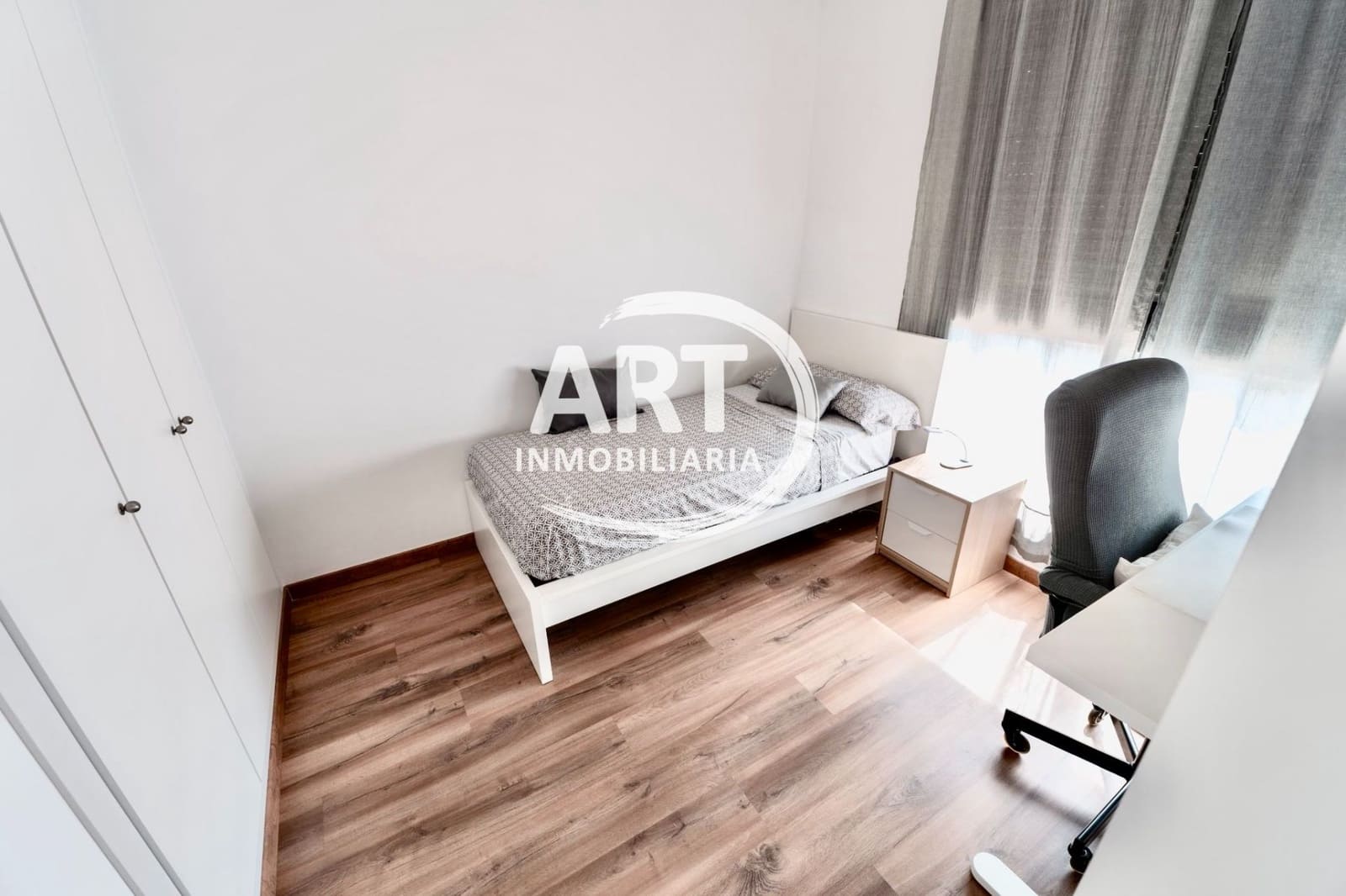 4 sypialnia Willa na sprzedaż w La Pobla de Vallbona z basenem garażem - 399 500 € (Ref: 9451510)