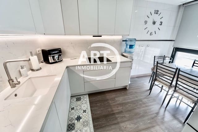 4 soveværelse Villa til salg i La Pobla de Vallbona med swimmingpool garage - € 399.500 (Ref: 9451510)