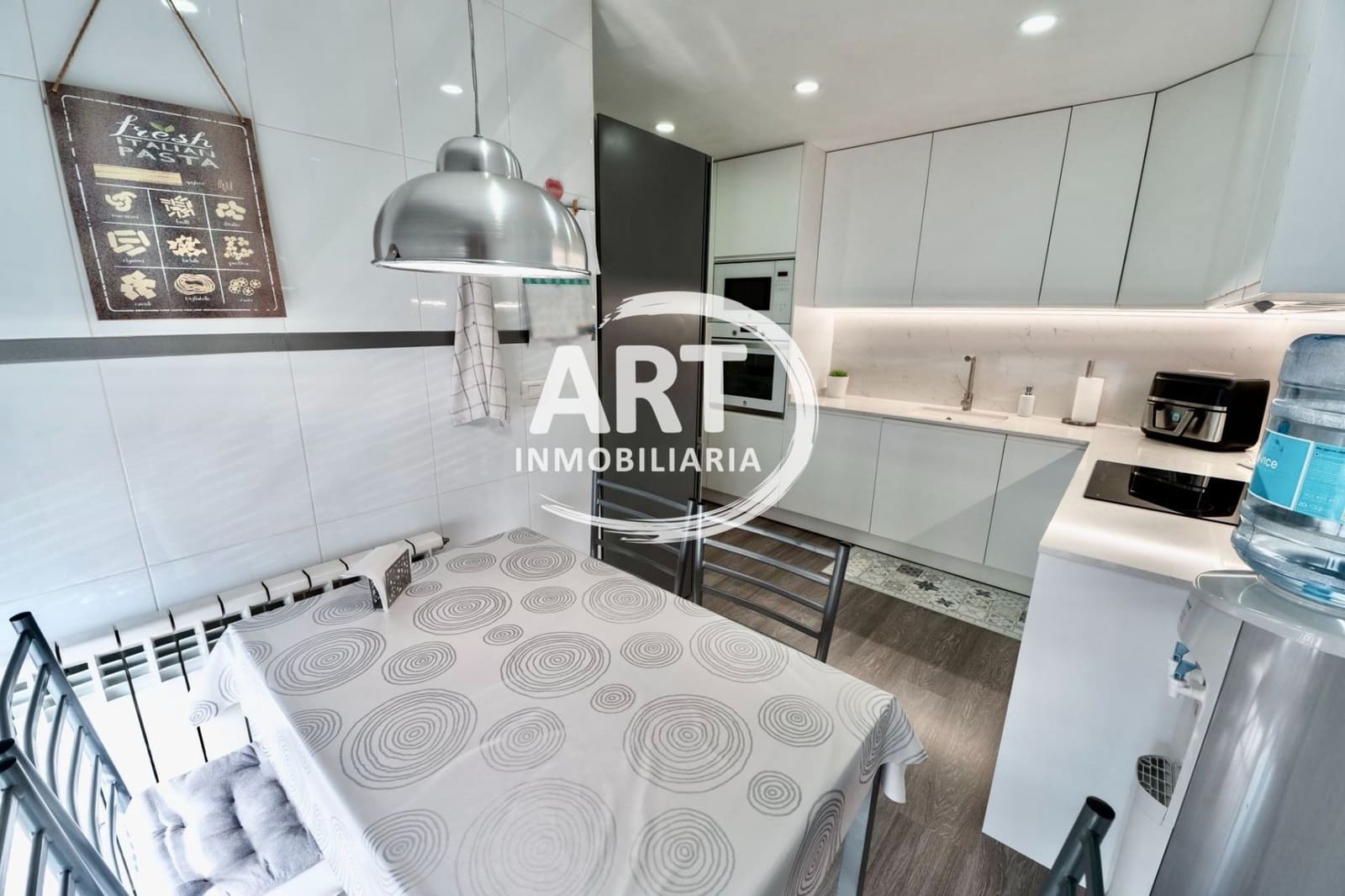 4 sypialnia Willa na sprzedaż w La Pobla de Vallbona z basenem garażem - 399 500 € (Ref: 9451510)