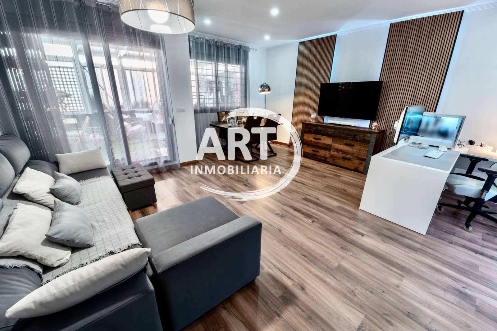 4 sypialnia Willa na sprzedaż w La Pobla de Vallbona z basenem garażem - 399 500 € (Ref: 9451510)