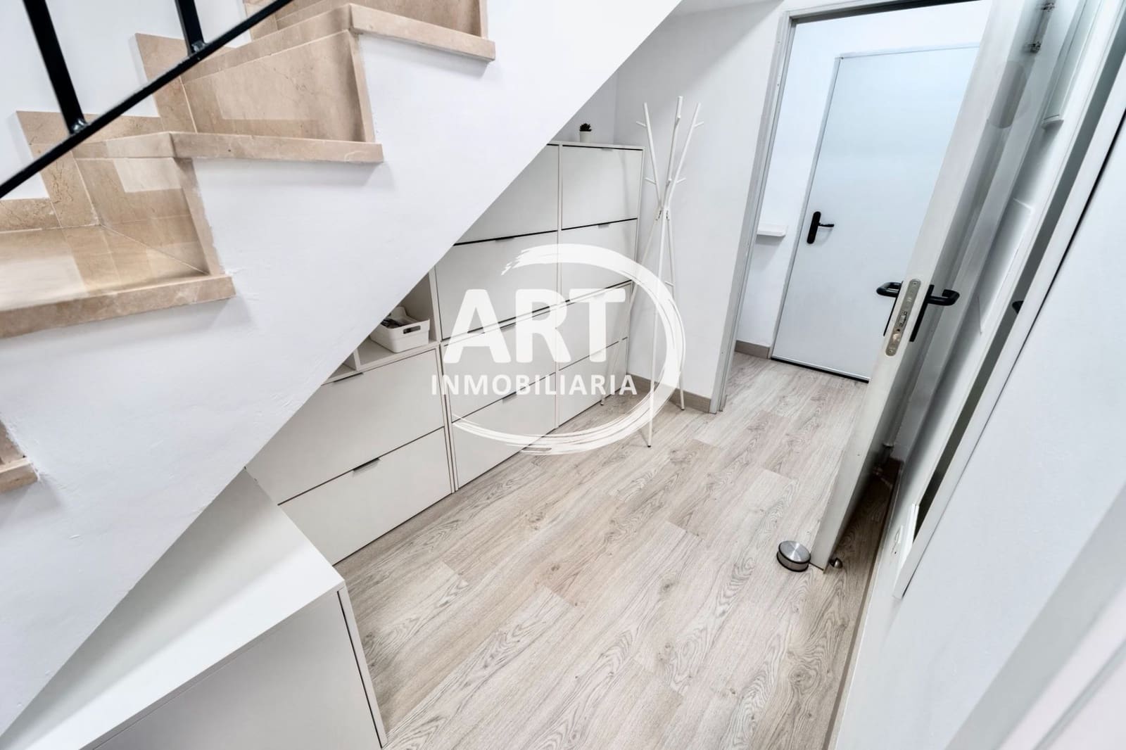 4 sypialnia Willa na sprzedaż w La Pobla de Vallbona z basenem garażem - 399 500 € (Ref: 9451510)