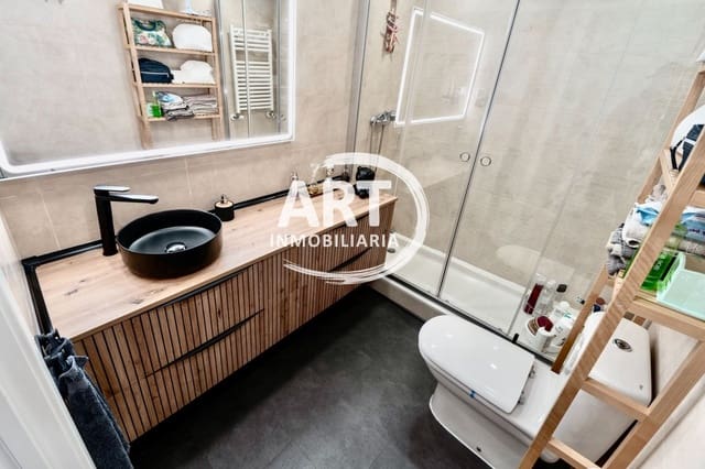 4 soveværelse Villa til salg i La Pobla de Vallbona med swimmingpool garage - € 399.500 (Ref: 9451510)