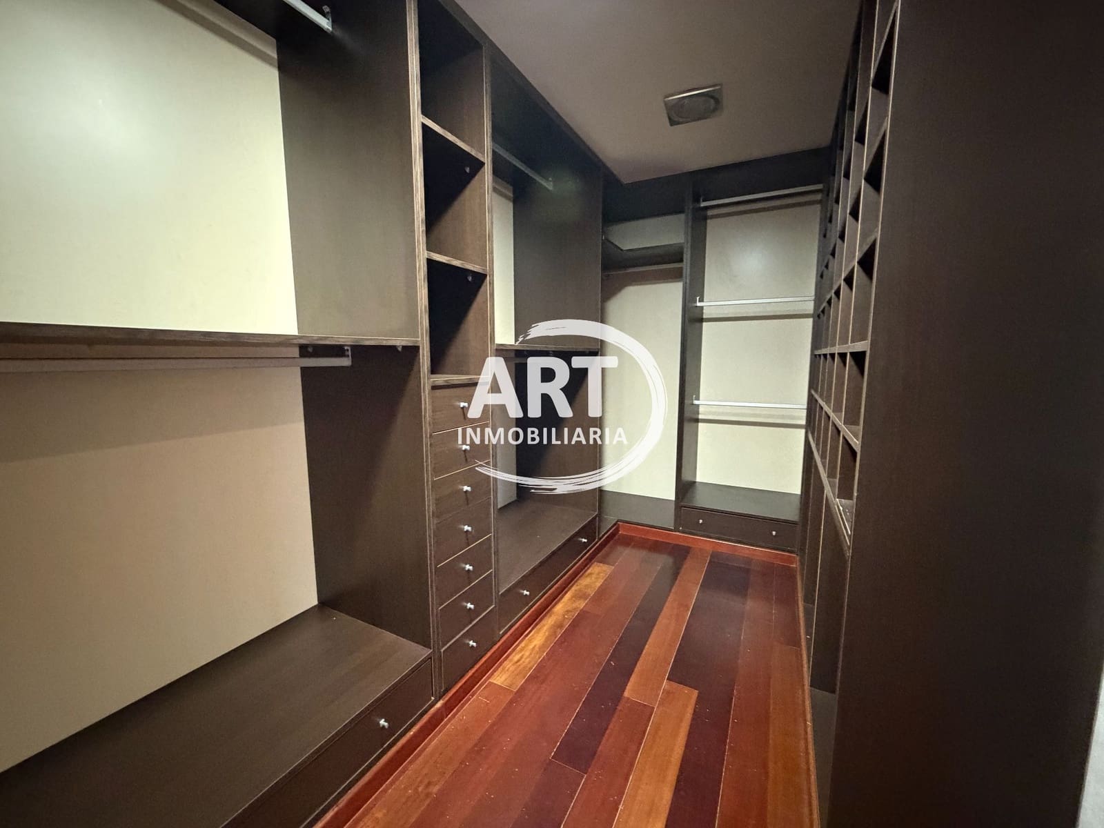 Chalet de 5 habitaciones en Bétera en alquiler con piscina garaje - 3.000 € (Ref: 9461114)