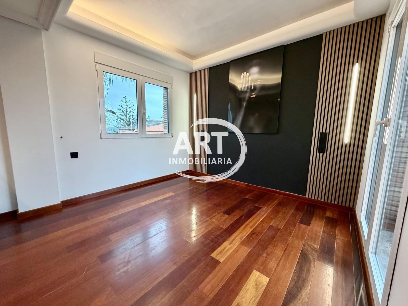 Chalet de 5 habitaciones en Bétera en alquiler con piscina garaje - 3.000 € (Ref: 9461114)