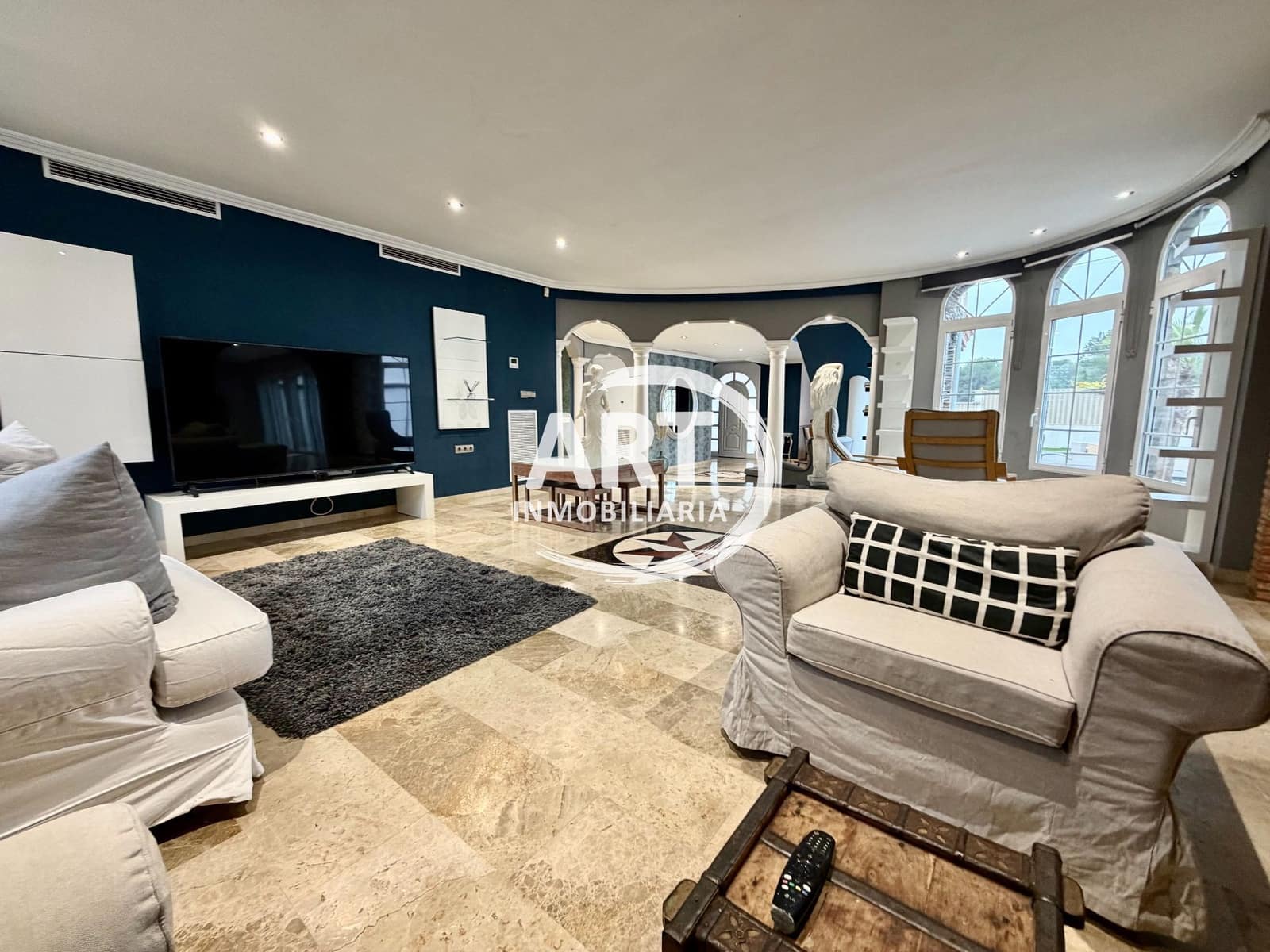 Chalet de 5 habitaciones en Bétera en alquiler con piscina garaje - 3.000 € (Ref: 9461114)