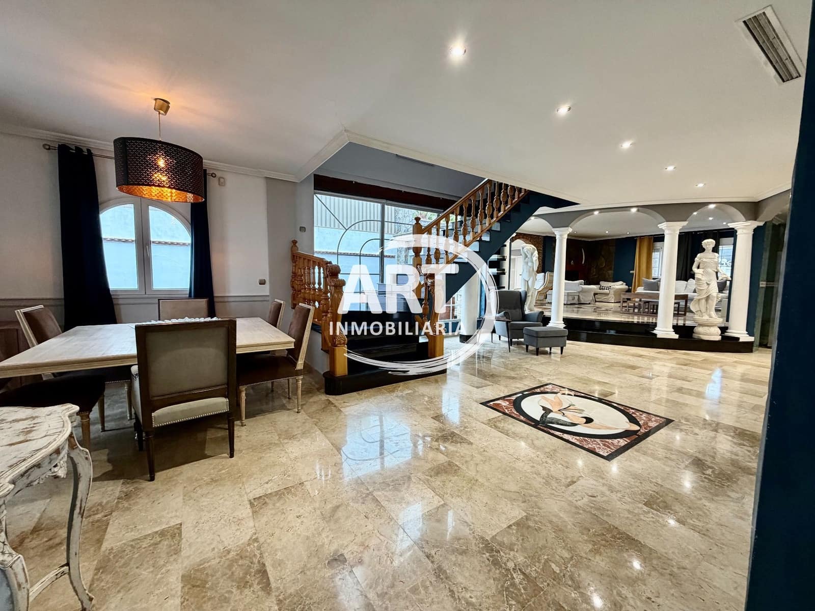 Chalet de 5 habitaciones en Bétera en alquiler con piscina garaje - 3.000 € (Ref: 9461114)