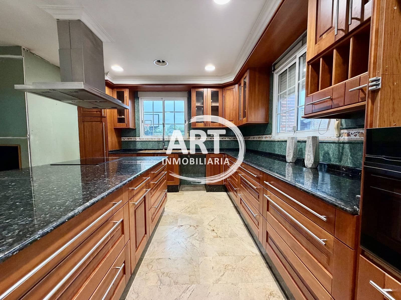 Chalet de 5 habitaciones en Bétera en alquiler con piscina garaje - 3.000 € (Ref: 9461114)