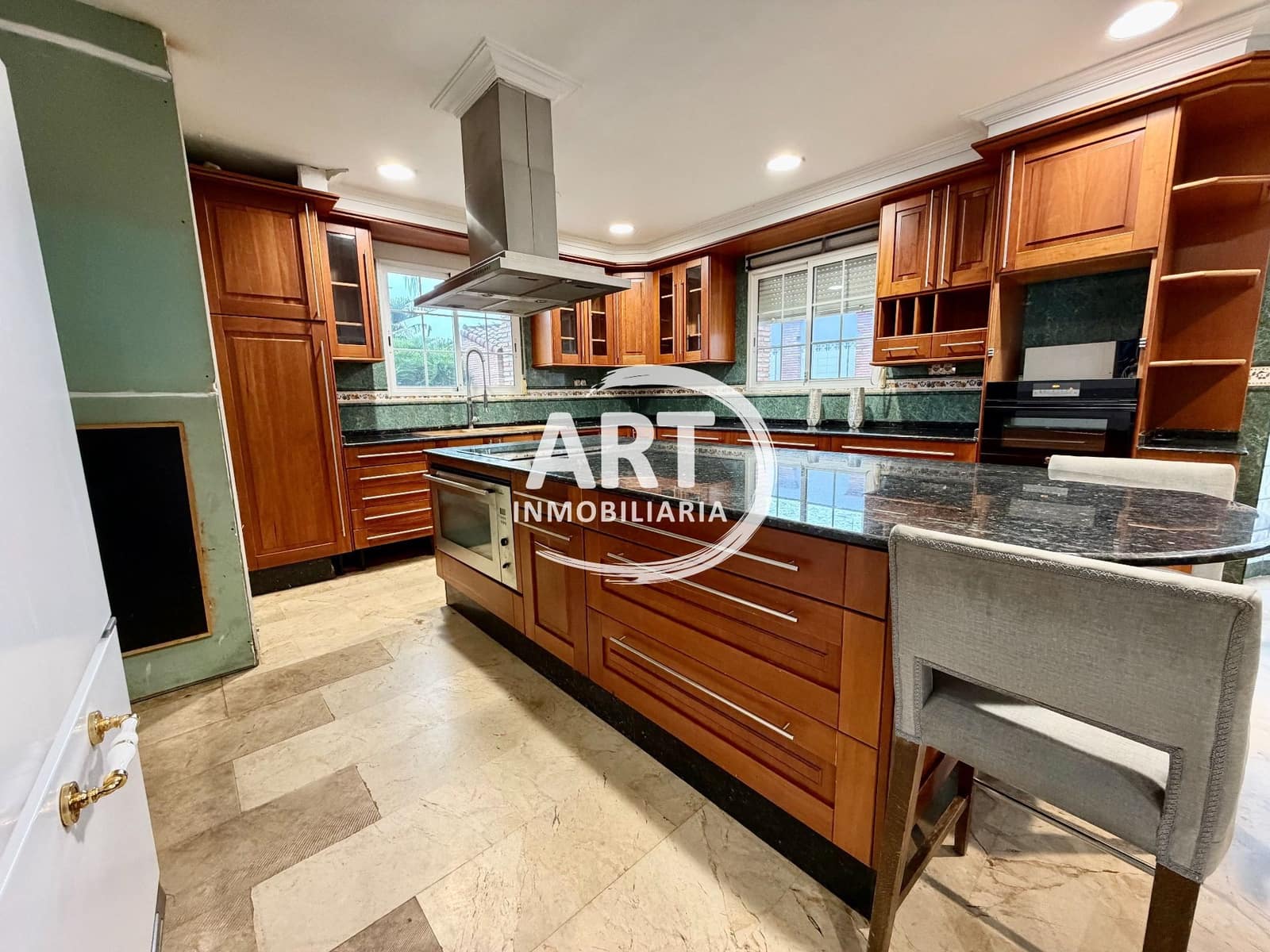 Chalet de 5 habitaciones en Bétera en alquiler con piscina garaje - 3.000 € (Ref: 9461114)