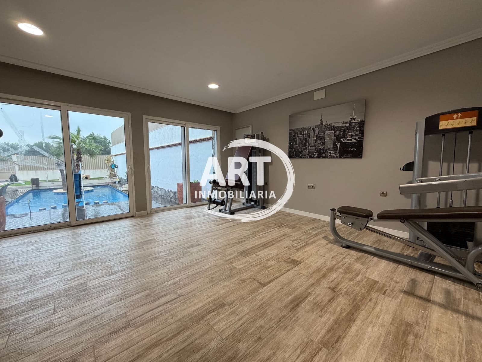 Chalet de 5 habitaciones en Bétera en alquiler con piscina garaje - 3.000 € (Ref: 9461114)