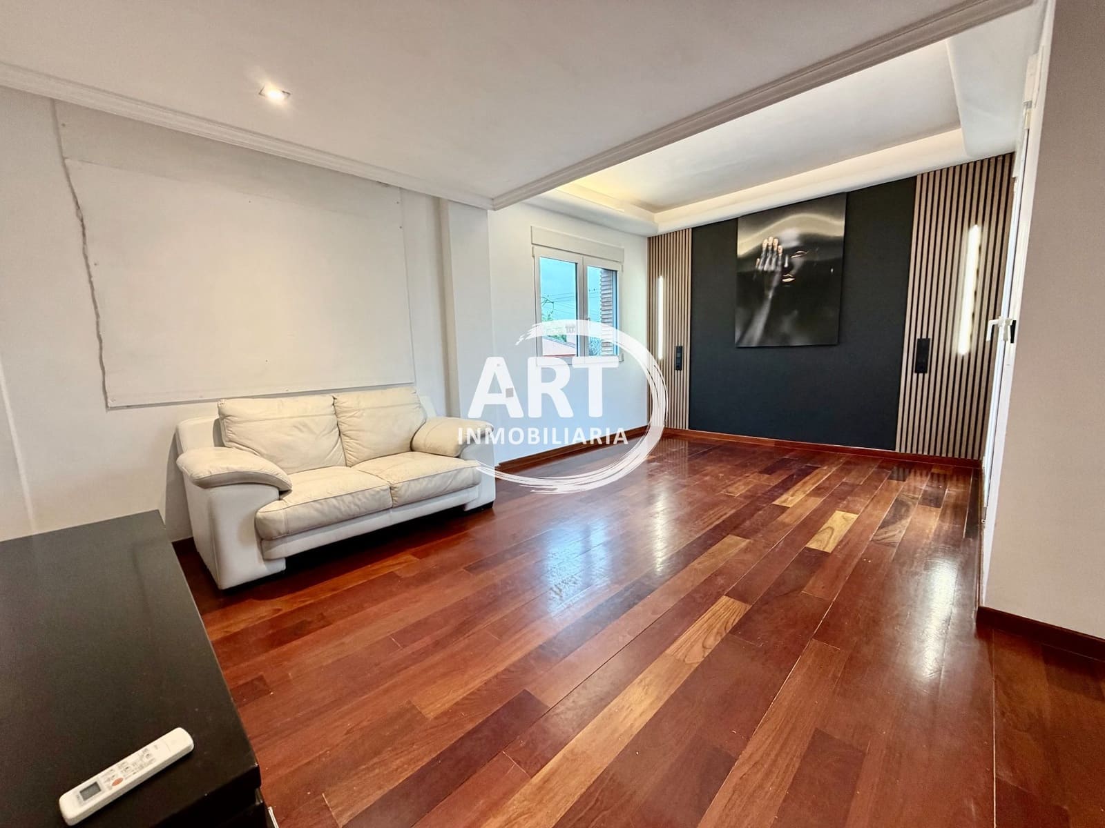 Chalet de 5 habitaciones en Bétera en alquiler con piscina garaje - 3.000 € (Ref: 9461114)