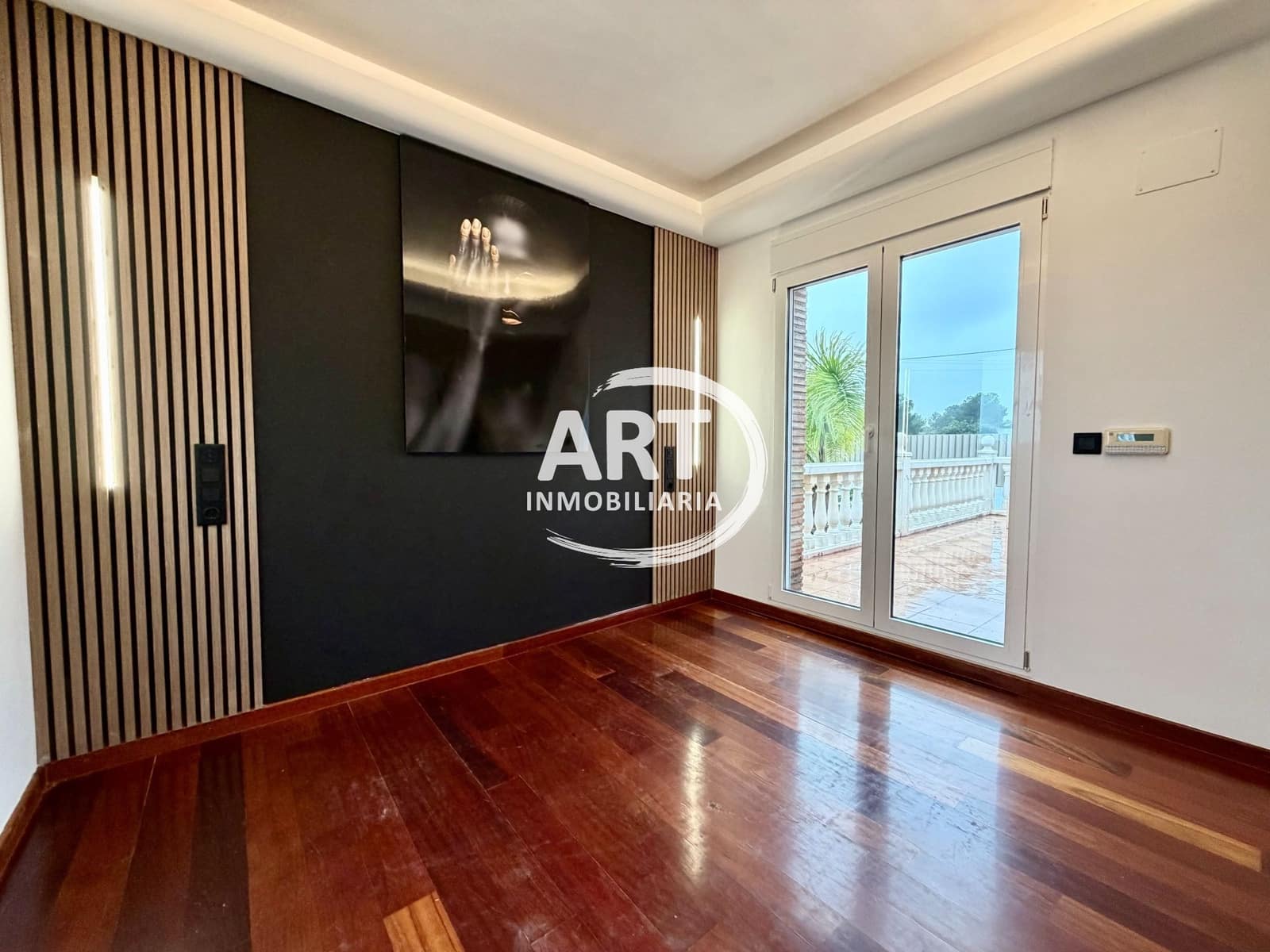 Chalet de 5 habitaciones en Bétera en alquiler con piscina garaje - 3.000 € (Ref: 9461114)