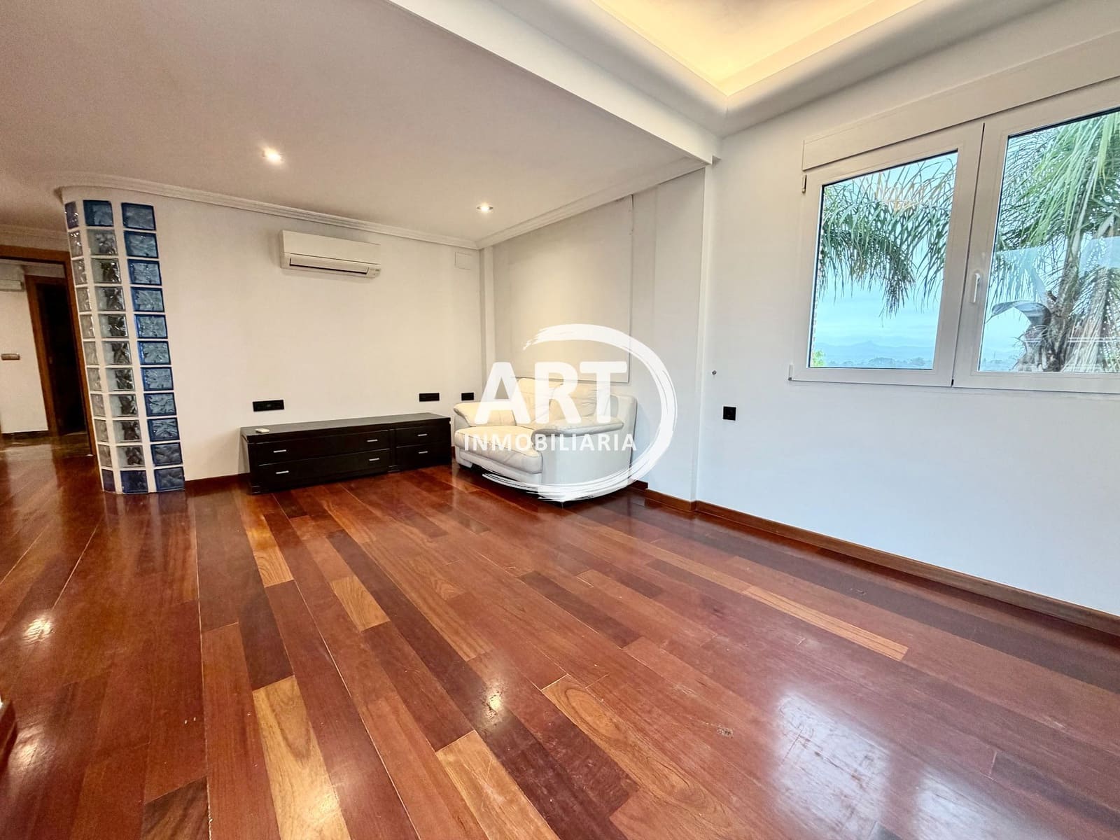 Chalet de 5 habitaciones en Bétera en alquiler con piscina garaje - 3.000 € (Ref: 9461114)