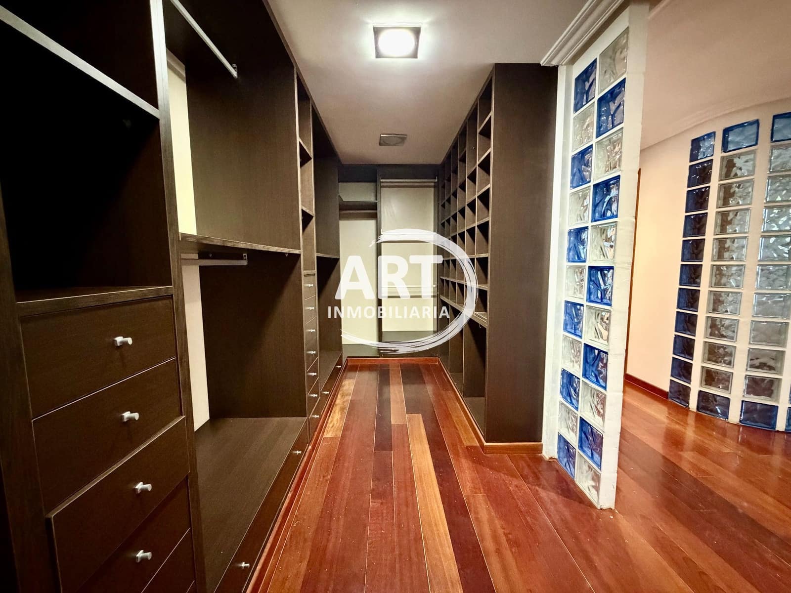 Chalet de 5 habitaciones en Bétera en alquiler con piscina garaje - 3.000 € (Ref: 9461114)