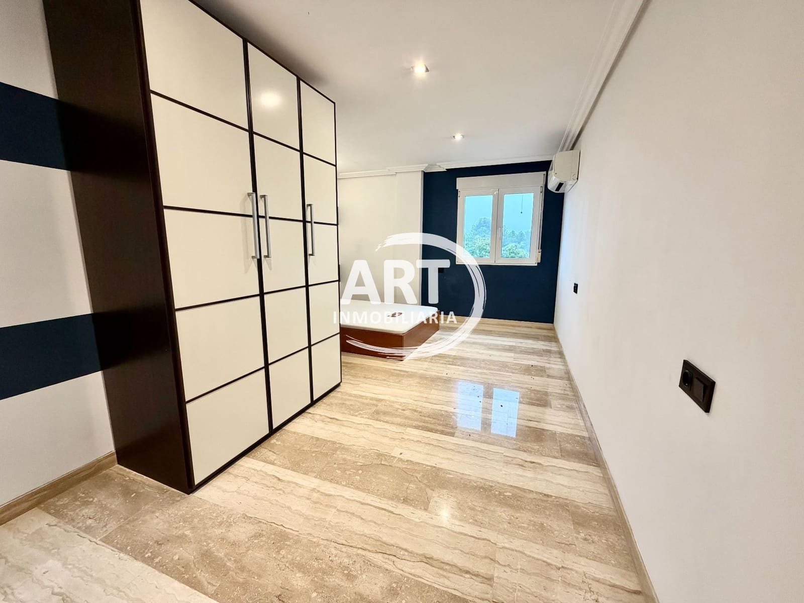 Chalet de 5 habitaciones en Bétera en alquiler con piscina garaje - 3.000 € (Ref: 9461114)