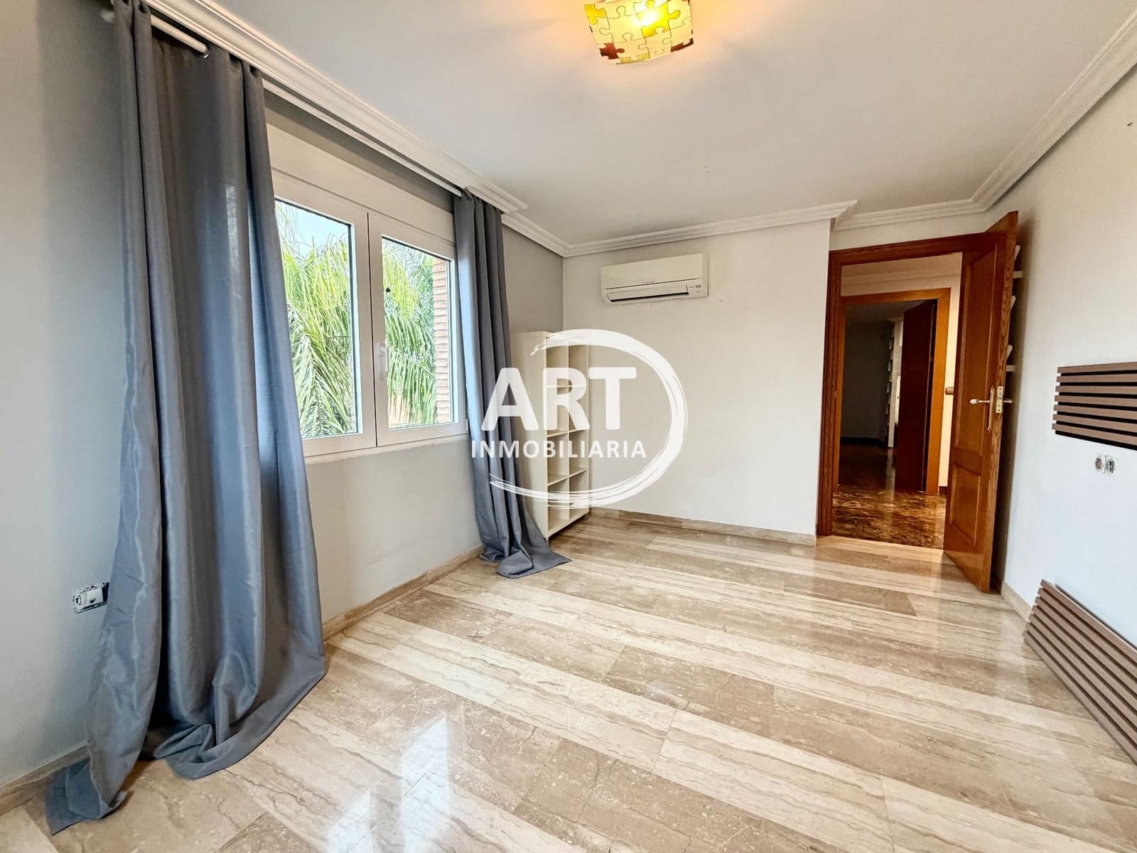 Chalet de 5 habitaciones en Bétera en alquiler con piscina garaje - 3.000 € (Ref: 9461114)