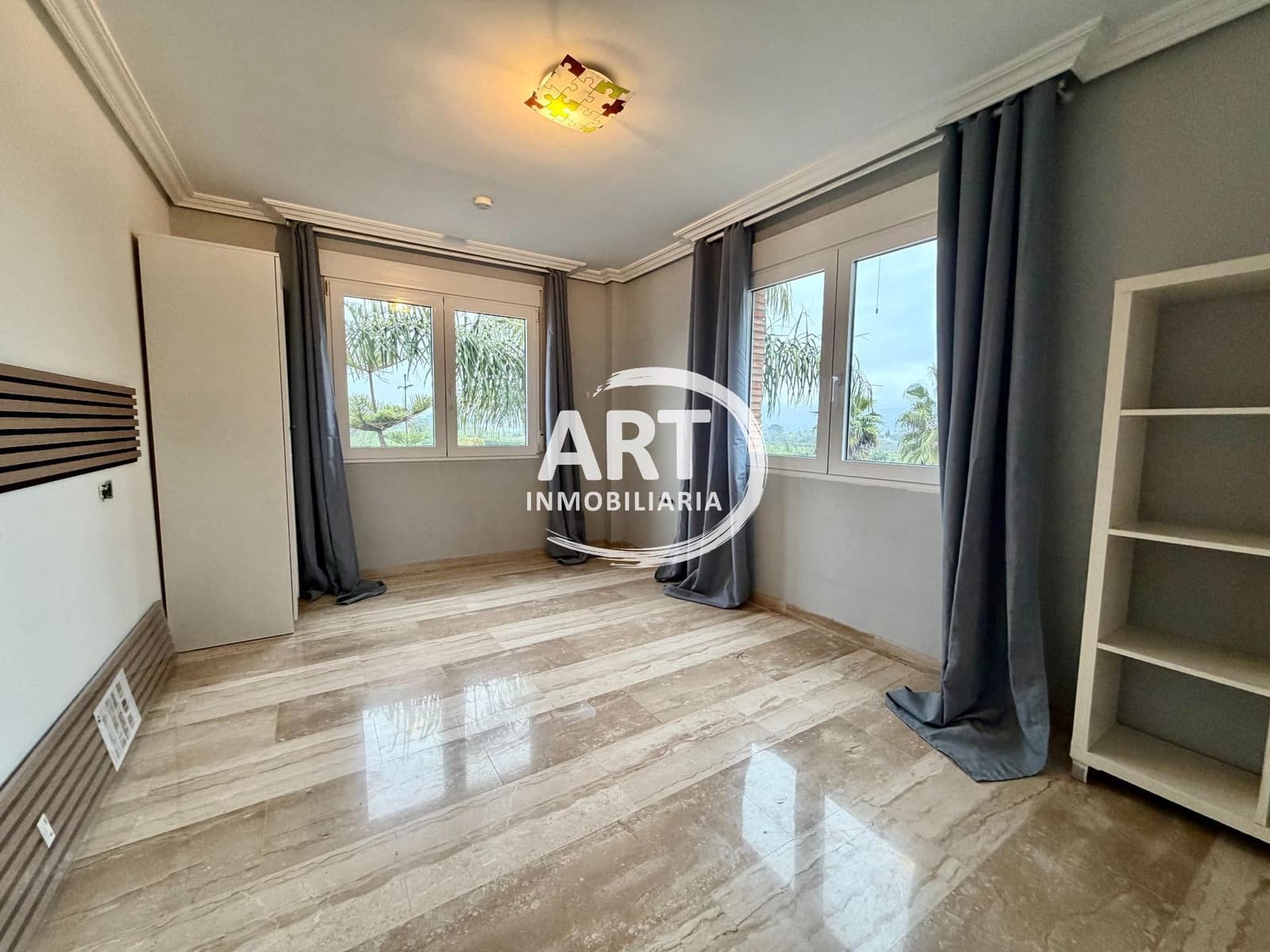 Chalet de 5 habitaciones en Bétera en alquiler con piscina garaje - 3.000 € (Ref: 9461114)