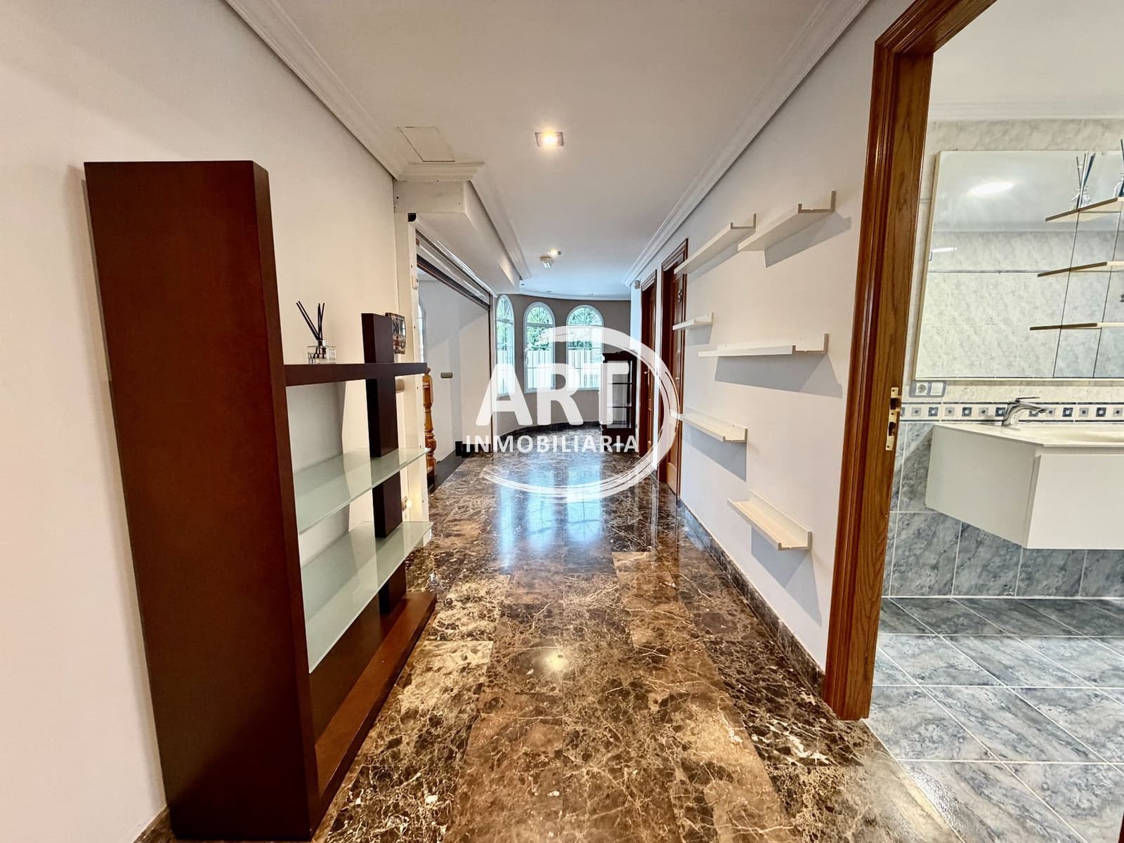 Chalet de 5 habitaciones en Bétera en alquiler con piscina garaje - 3.000 € (Ref: 9461114)