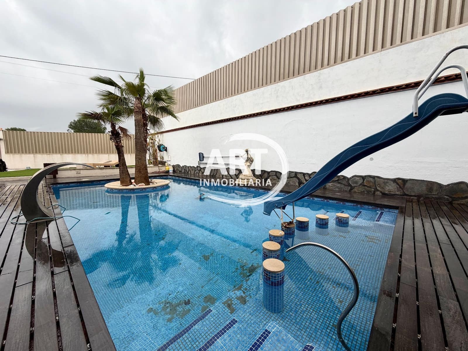 Chalet de 5 habitaciones en Bétera en alquiler con piscina garaje - 3.000 € (Ref: 9461114)