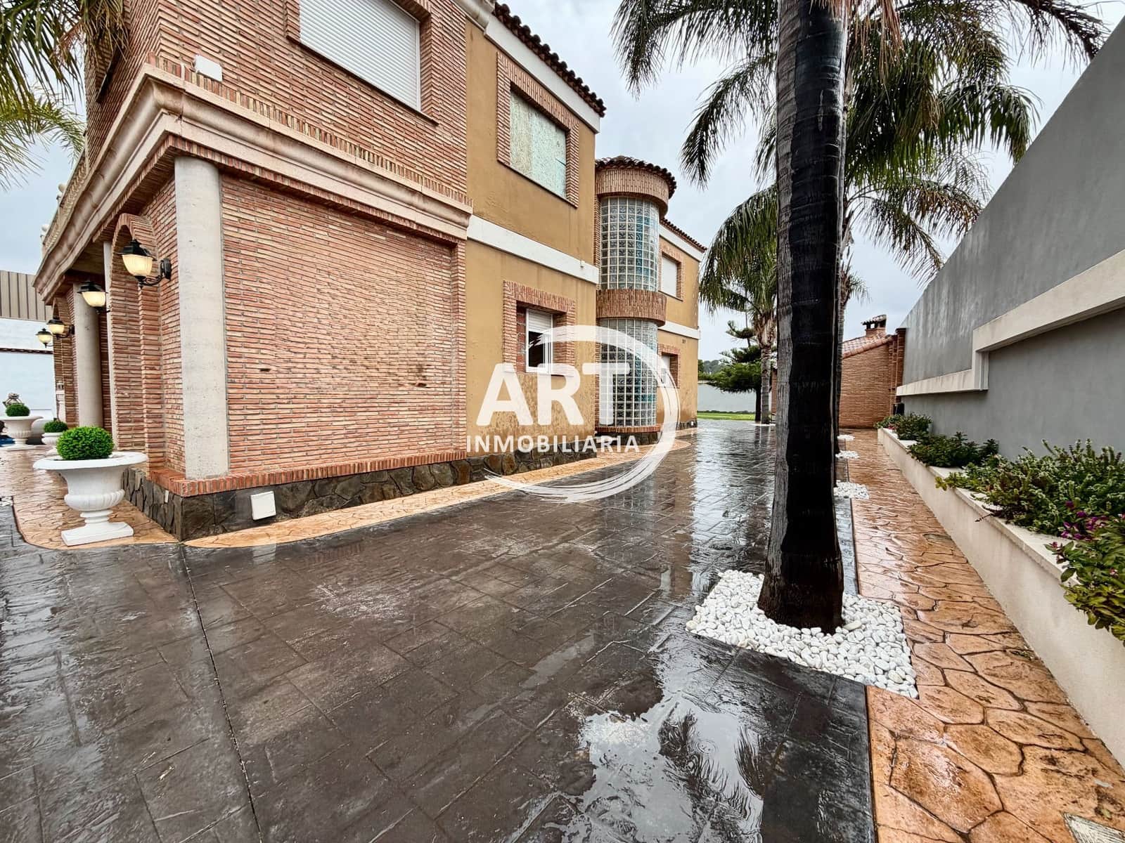 Chalet de 5 habitaciones en Bétera en alquiler con piscina garaje - 3.000 € (Ref: 9461114)