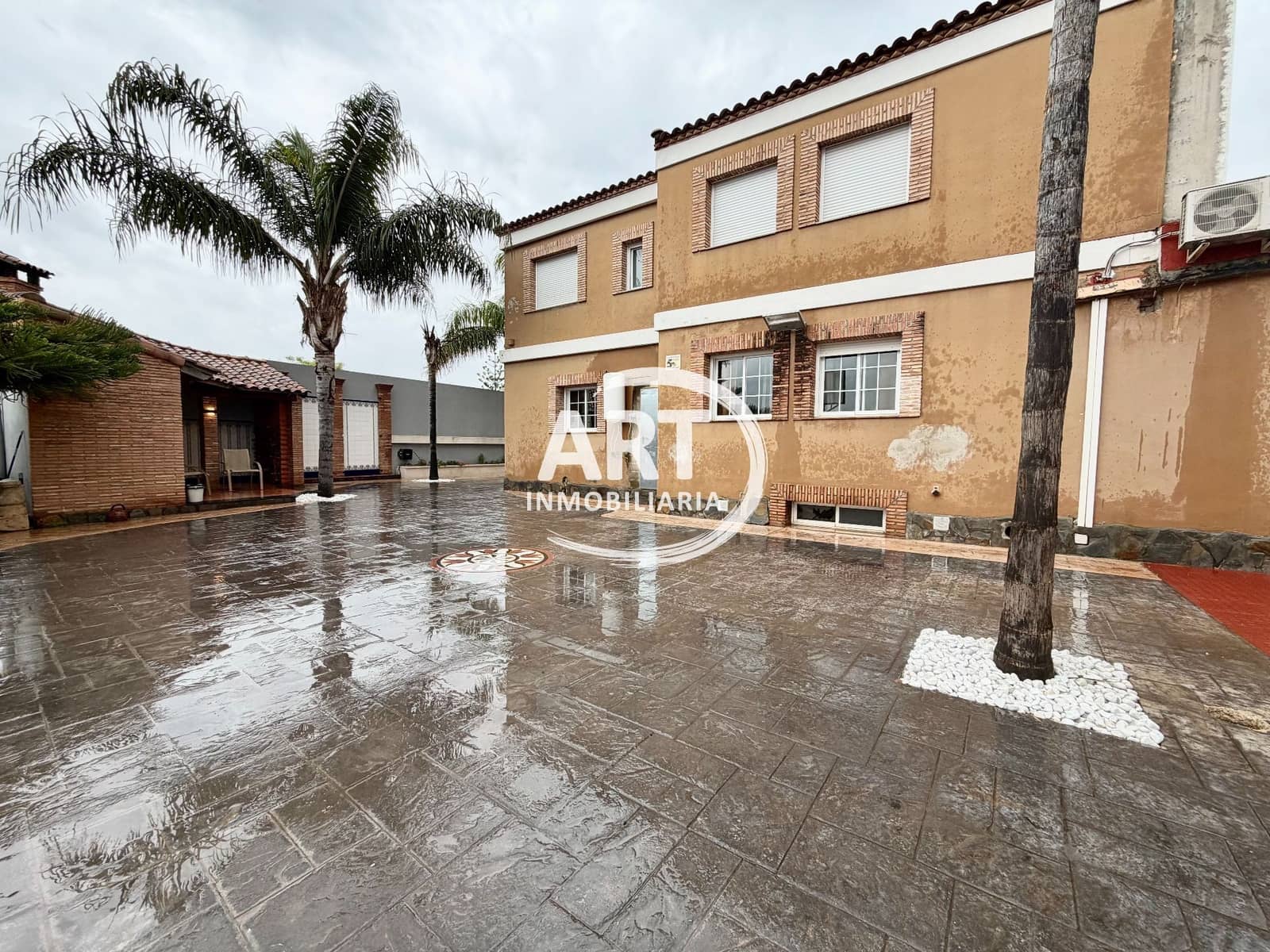 Chalet de 5 habitaciones en Bétera en alquiler con piscina garaje - 3.000 € (Ref: 9461114)