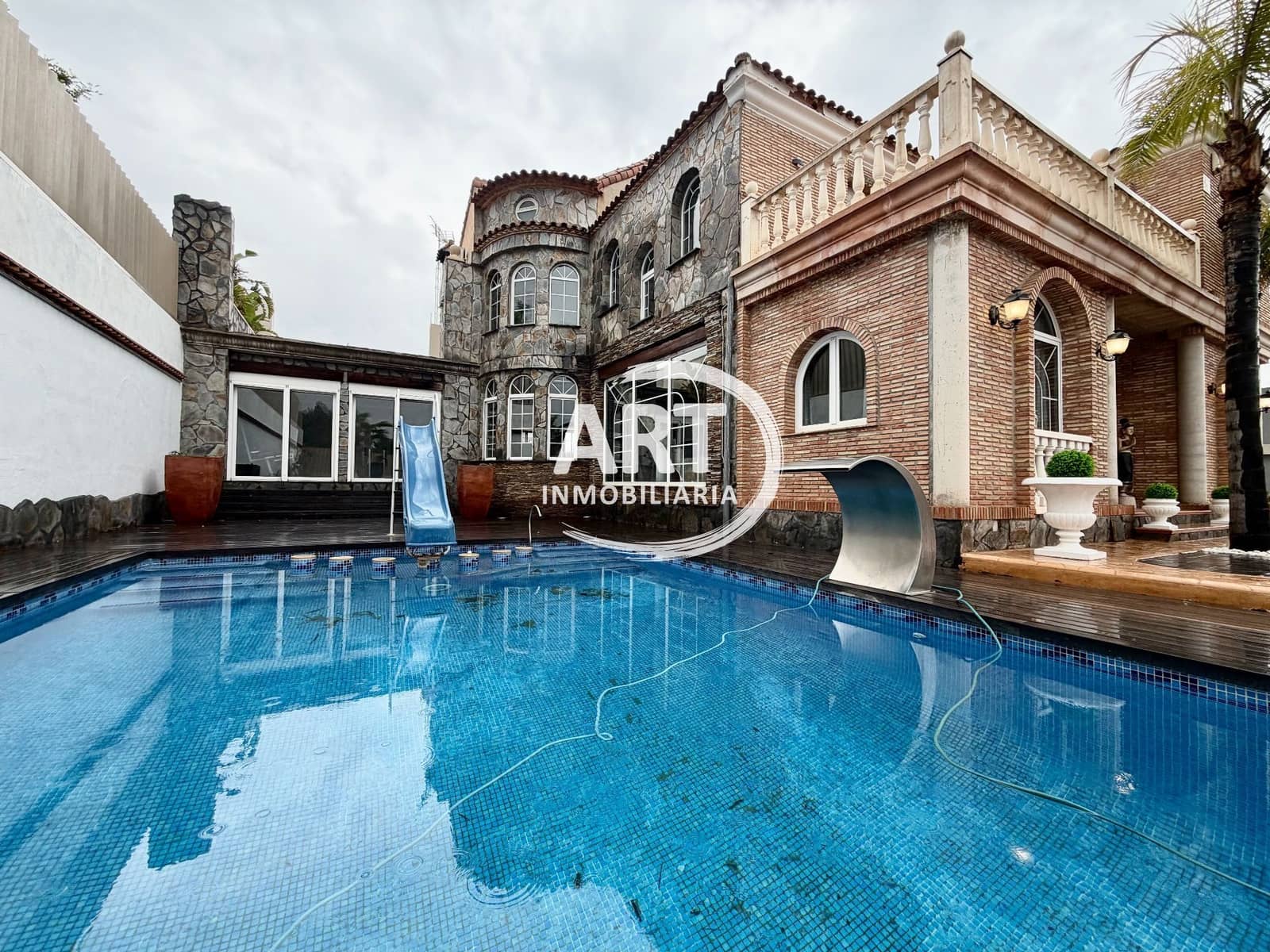 Chalet de 5 habitaciones en Bétera en alquiler con piscina garaje - 3.000 € (Ref: 9461114)