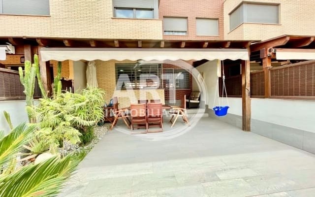 Villa/Maison Semi-Mitoyenne de 4 chambres à louer à San Antonio de Benagéber - 2 200 € (Ref: 9473823)