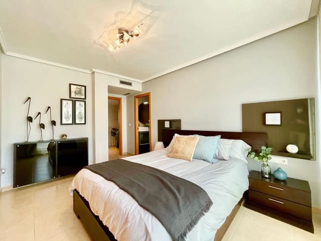 Villa/Maison Semi-Mitoyenne de 4 chambres à louer à San Antonio de Benagéber - 2 200 € (Ref: 9473823)