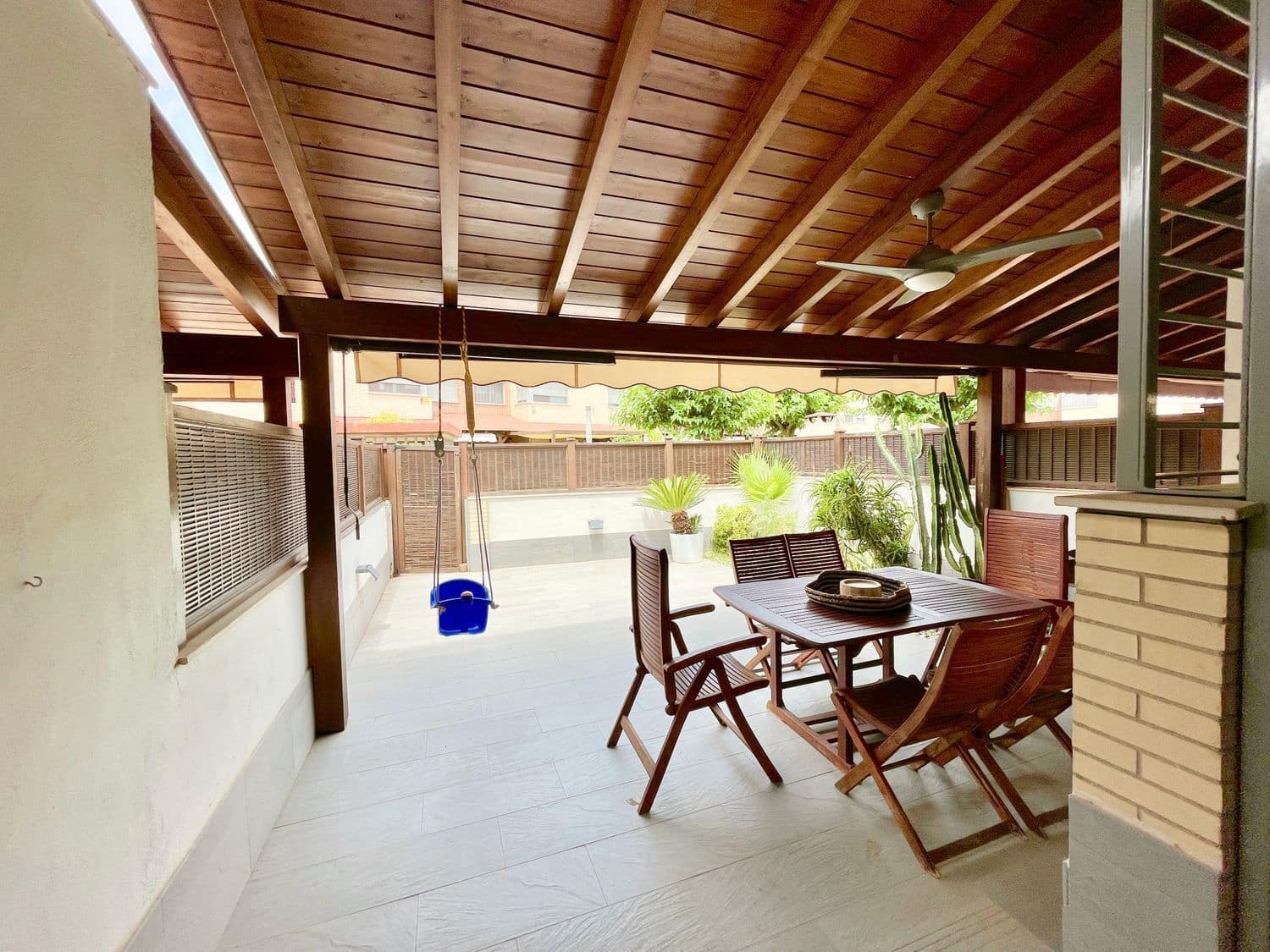 4 soverom Kjedet enebolig til leie i San Antonio de Benageber med svømmebasseng garasje - € 2 200 (Ref: 9473823)