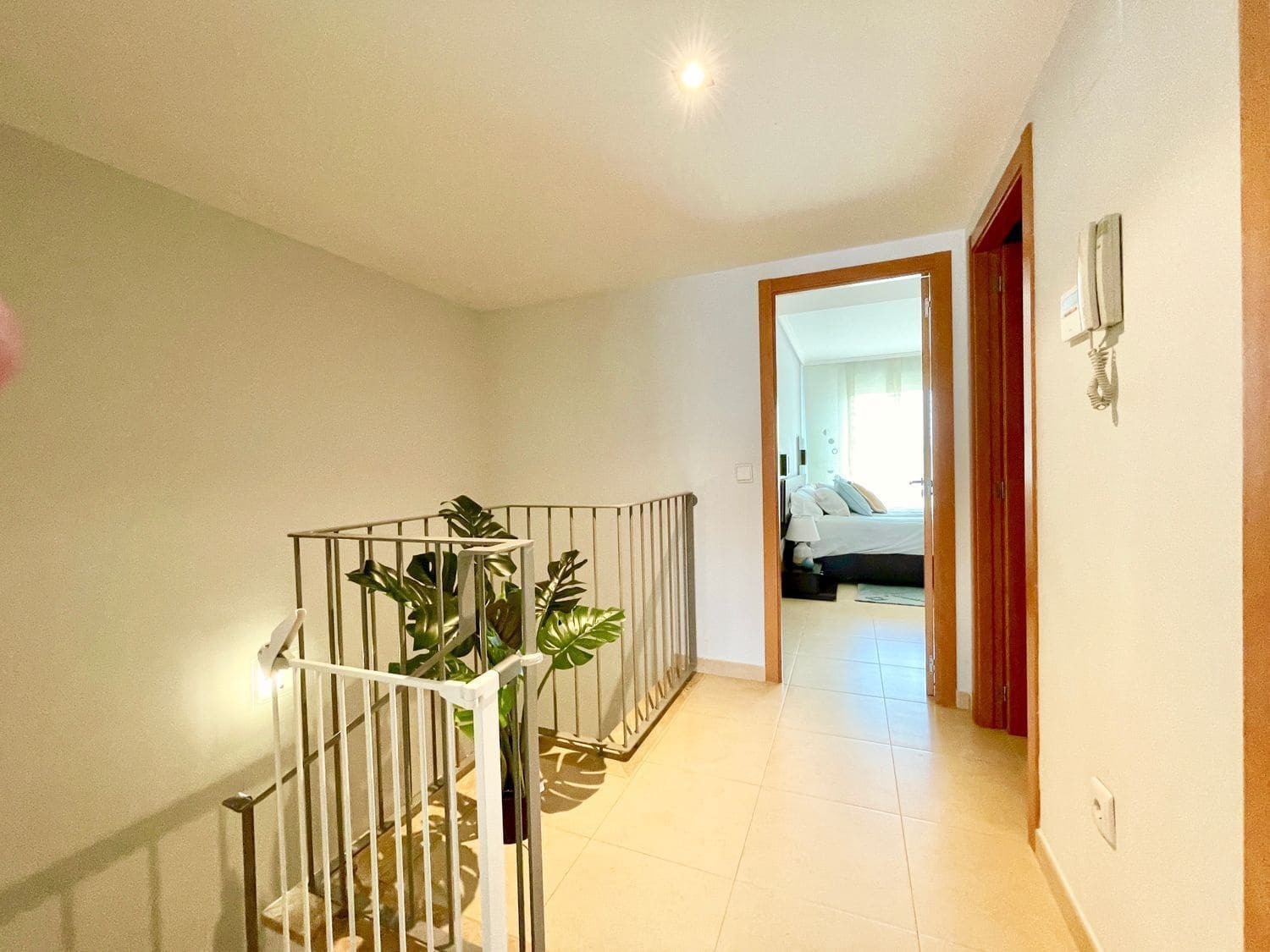 4 soverom Kjedet enebolig til leie i San Antonio de Benageber med svømmebasseng garasje - € 2 200 (Ref: 9473823)